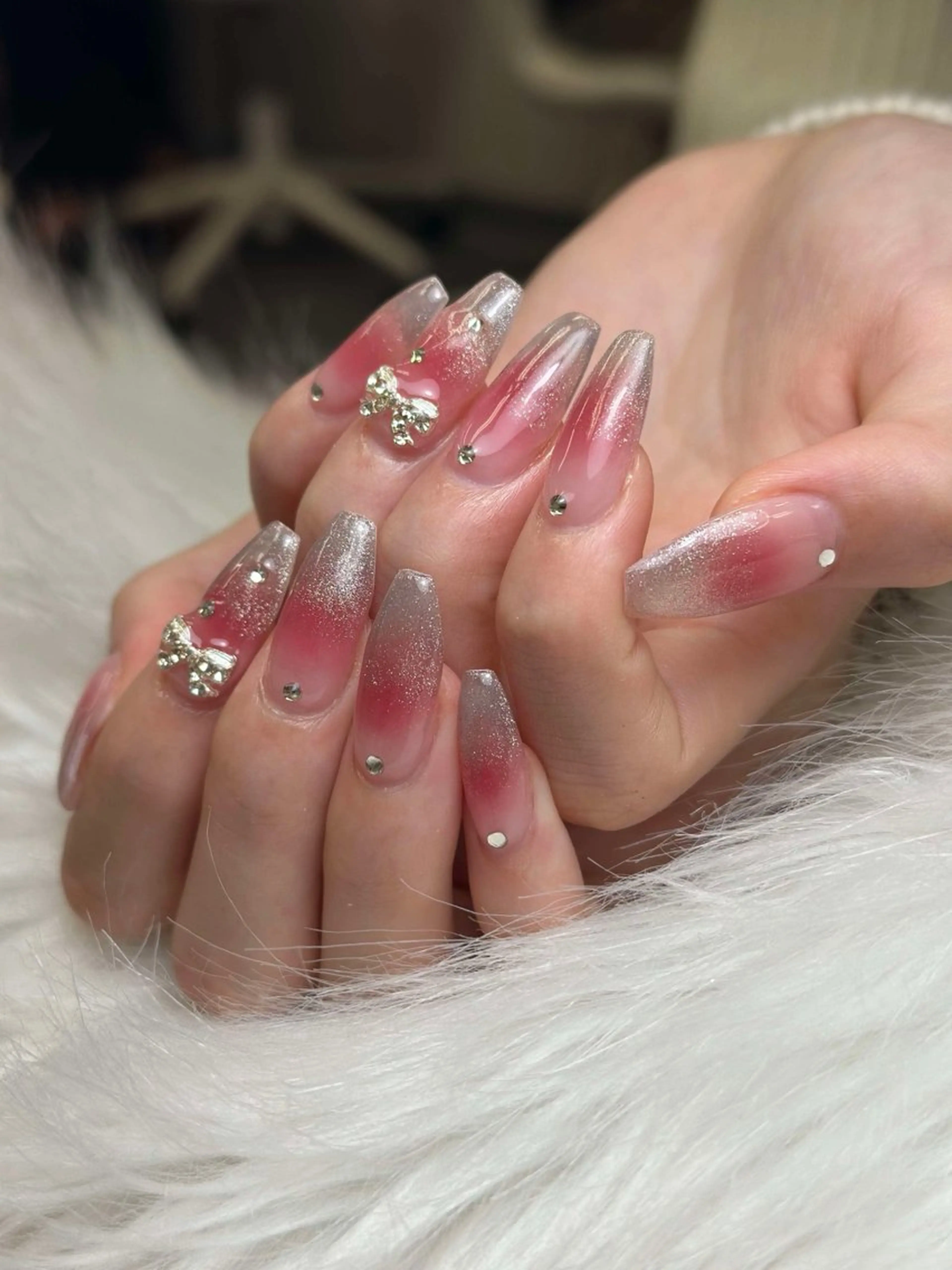 ネイル グラデーション キラキラネイル ワンカラーネイル 冬ネイル Jenn Nail Salonのネイルデザイン