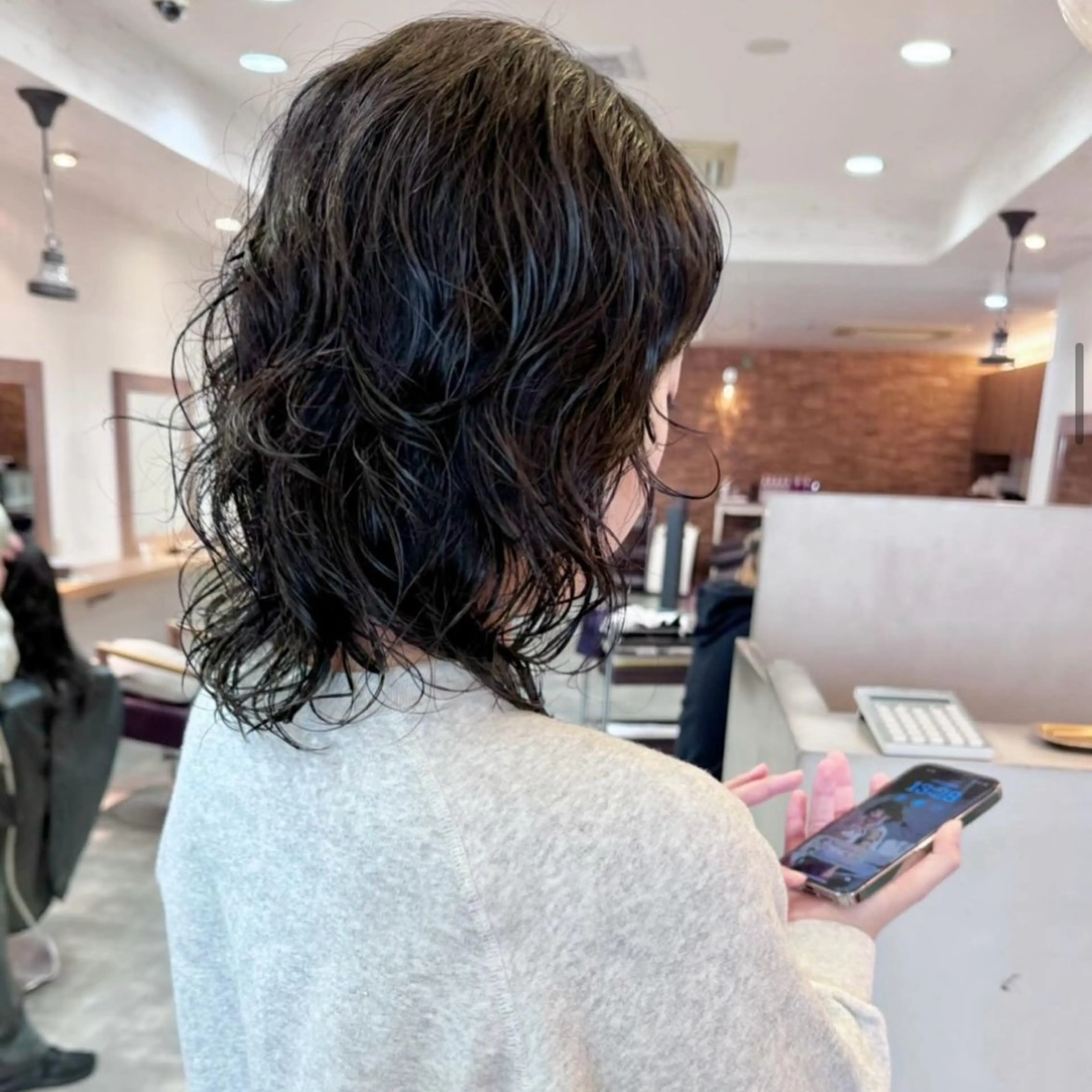 ミディアム パーマ ミディアムパーマ ウルフカット gotoday shaire salon 神戸三宮所属・ショート/パーマ/ MIOのヘアスタイル