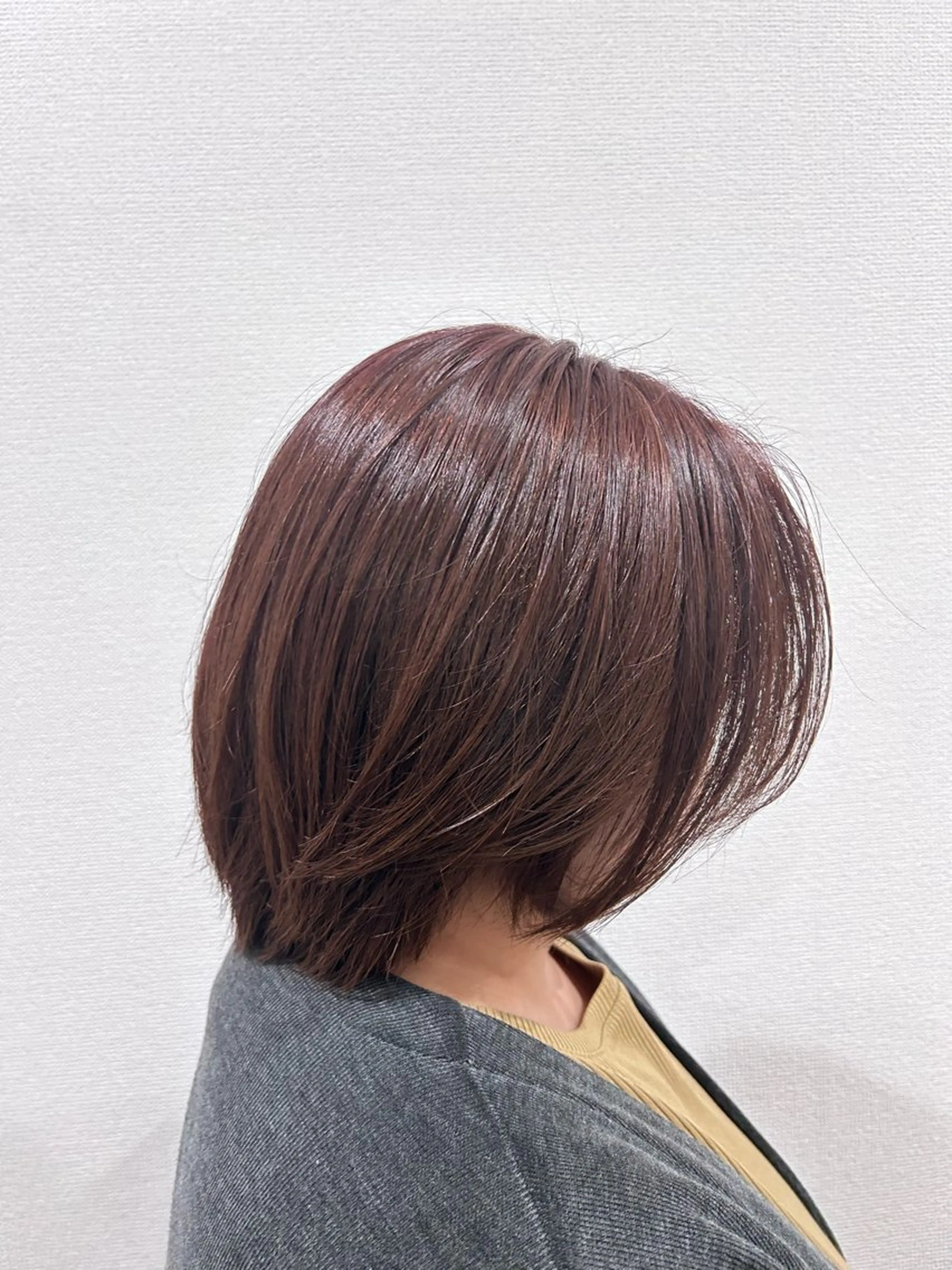 カラー レッドカラー SALOWIN 新宿三丁目me+所属・レイヤー/ボブ/ パーマ/HARUKAのヘアスタイル