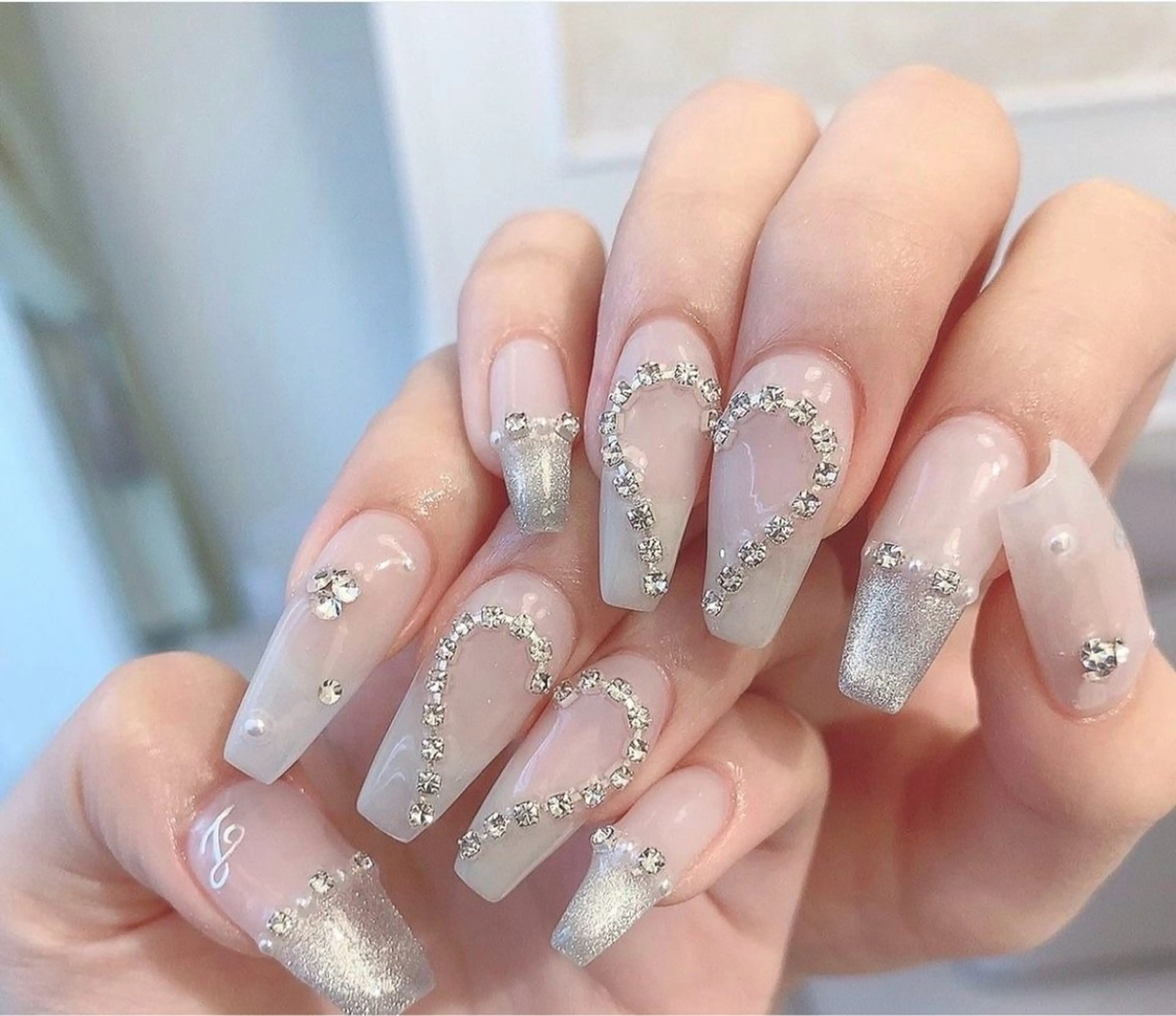 ネイル マグネットネイル ピンク ネイルチップ 冬ネイル クリスマス ハンドネイル Lee Nailsのネイルデザイン