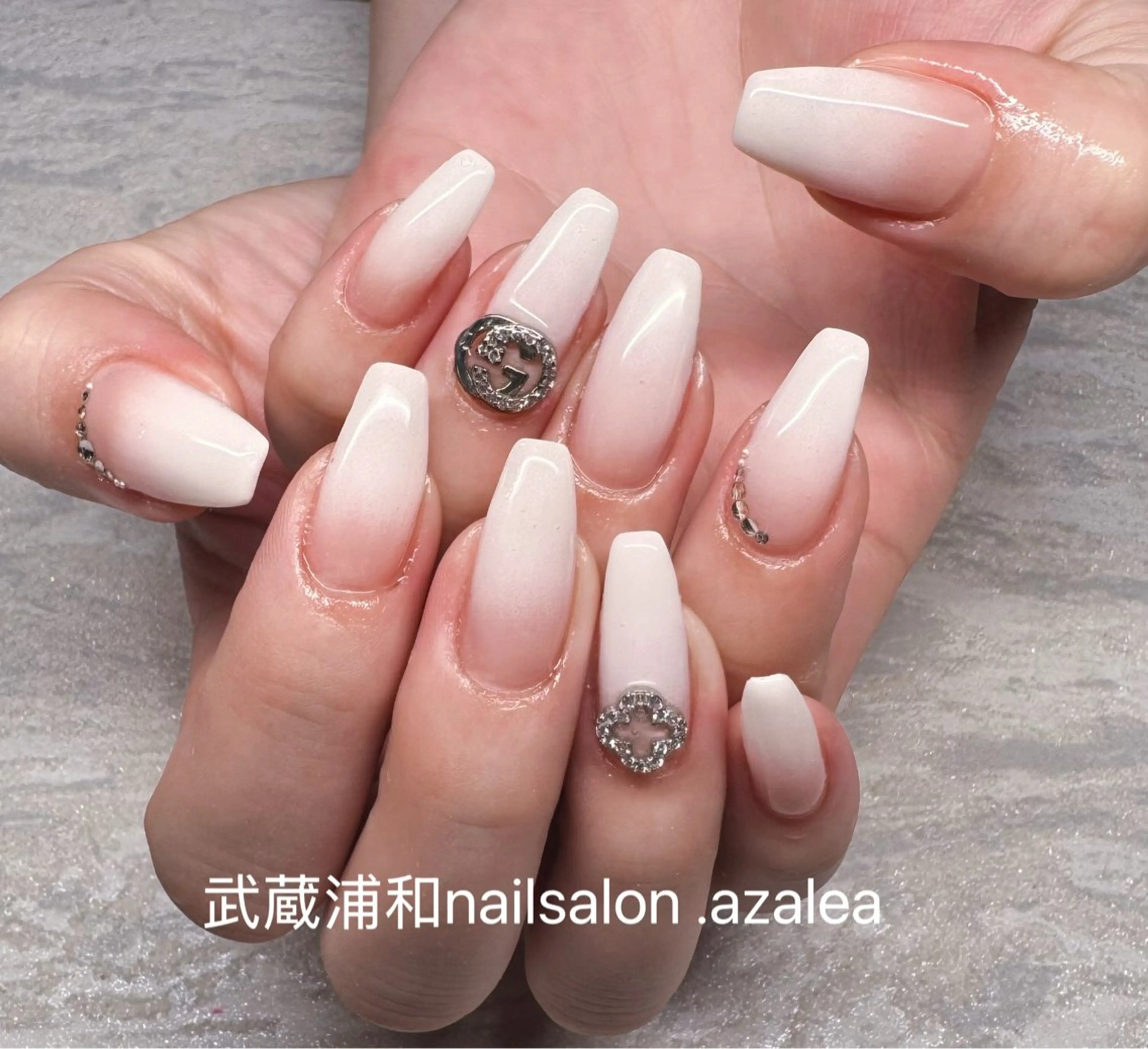 ネイル ハンドネイル R inのネイルデザイン