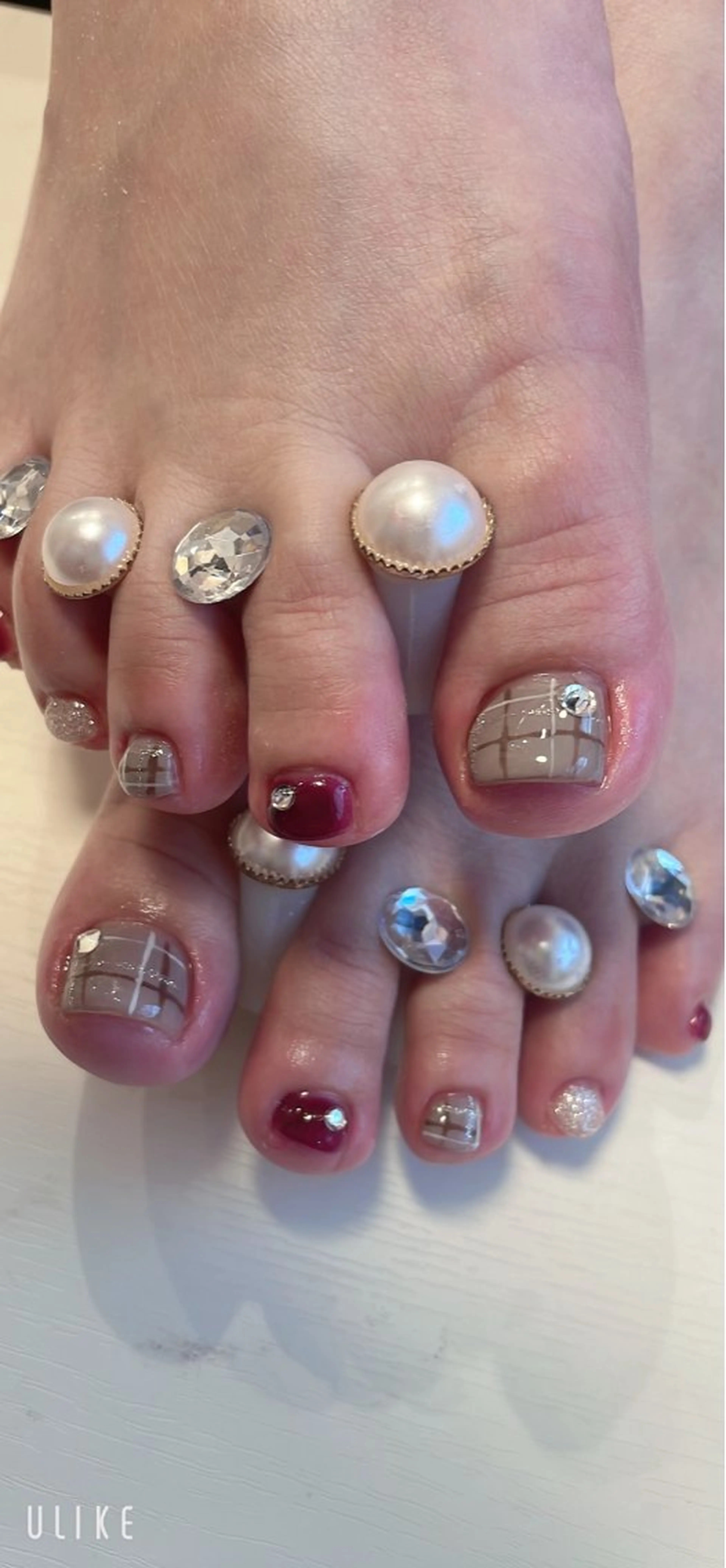 ネイル フットネイル emi ...の眉毛・アイブロウイメージ