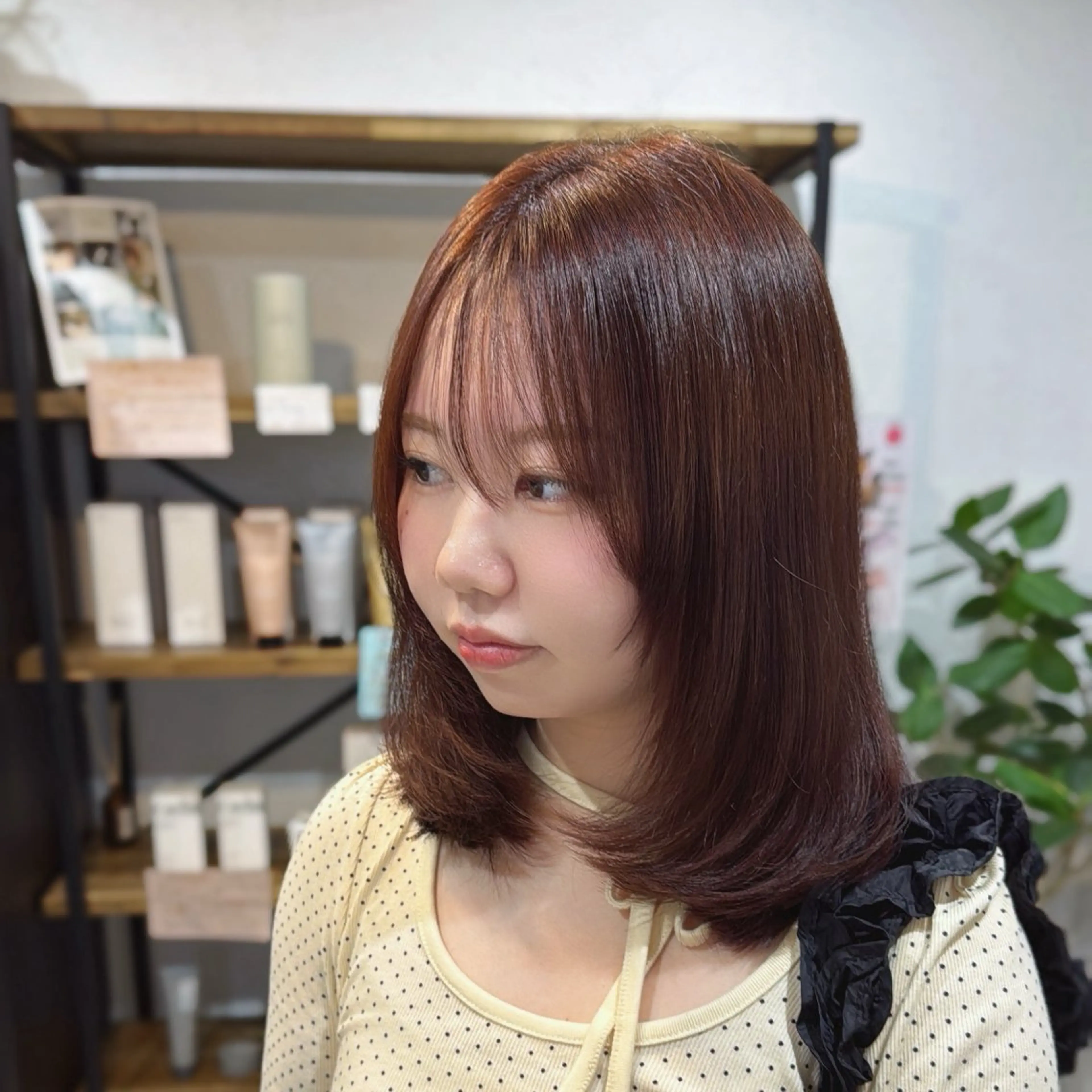 ミディアム カラー カット ヘアカラー トリートメント 3tuba Nahoのヘアスタイル