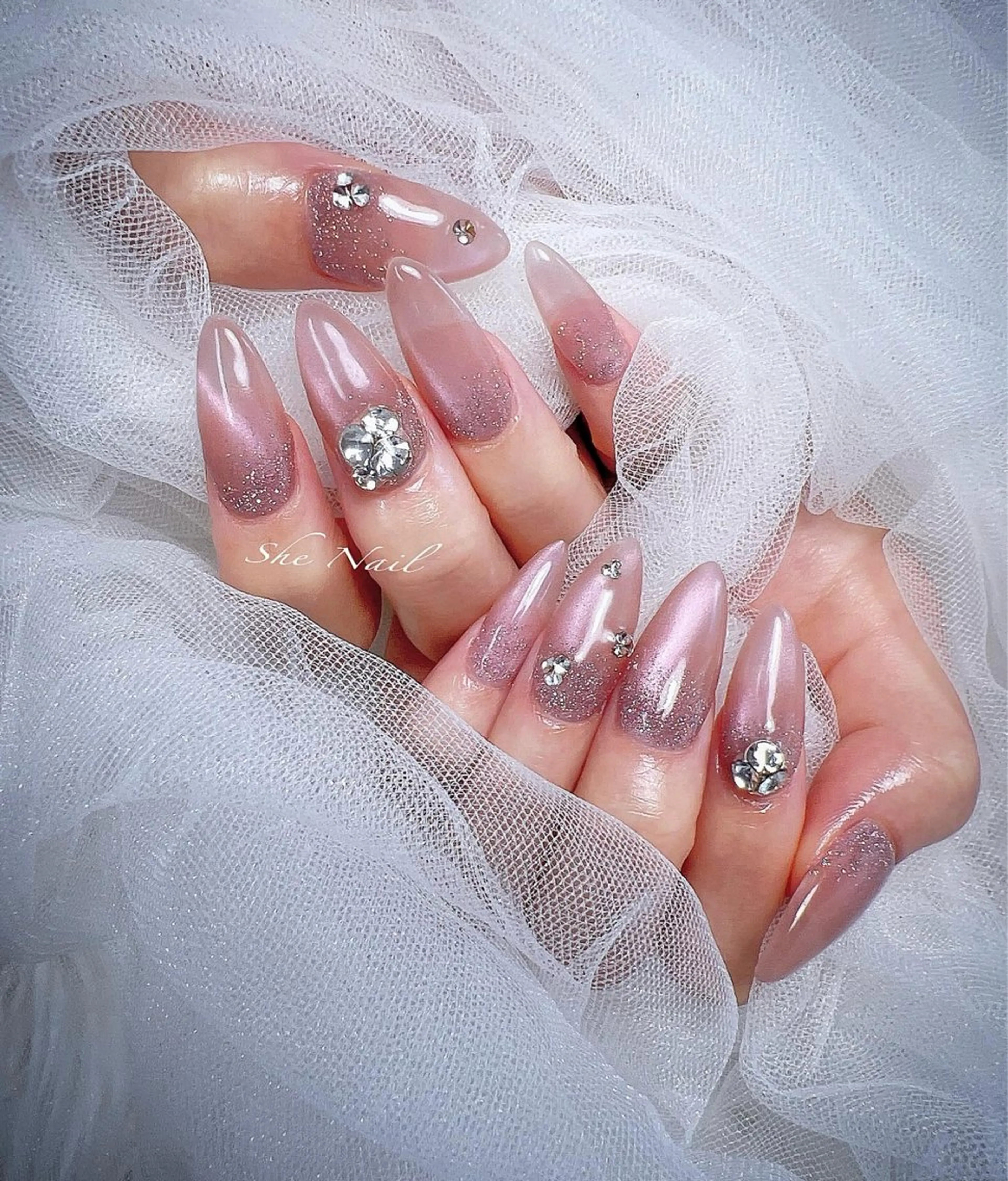 ネイル チークネイル ドット 長さ出し フットネイル フレンチネイル She   Nail所属・ISA_ BELLAのネイルデザイン