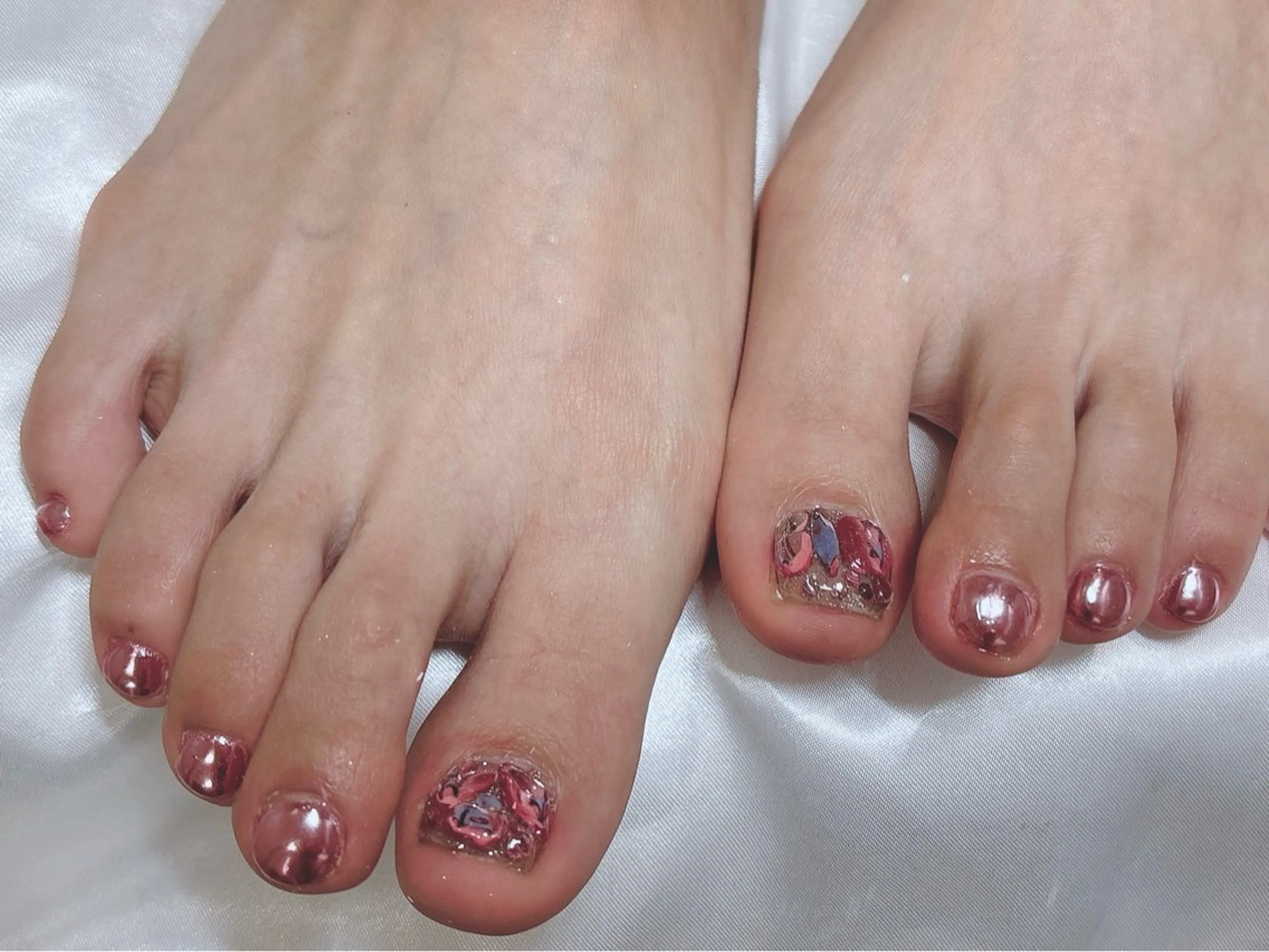 ネイル ゴールド ミラーネイル ピンク フットネイル BABY LION :Fumiyoのネイルデザイン