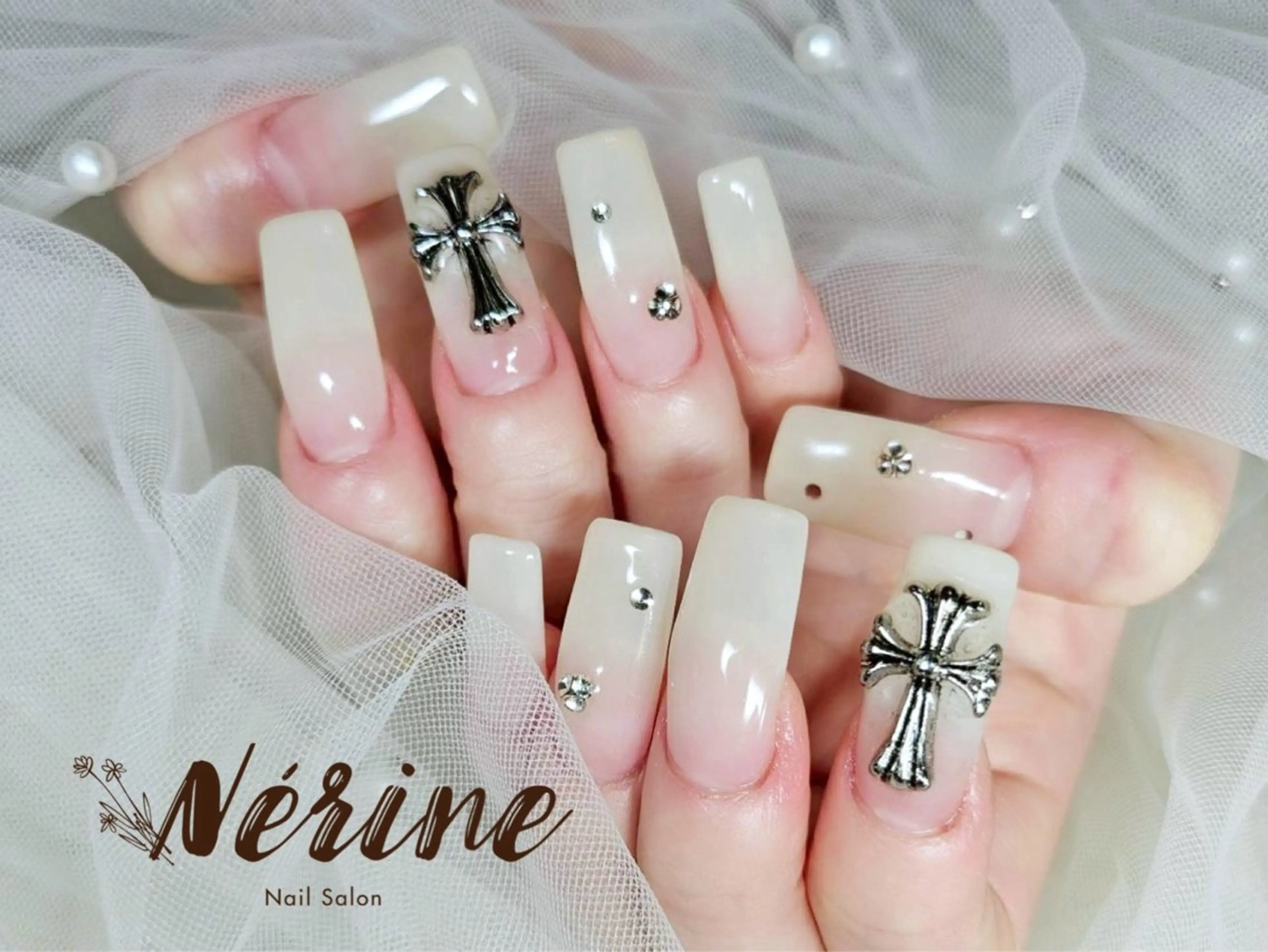 ネイル Nail salon Nérine所属・Amamoto Yukaのネイルデザイン