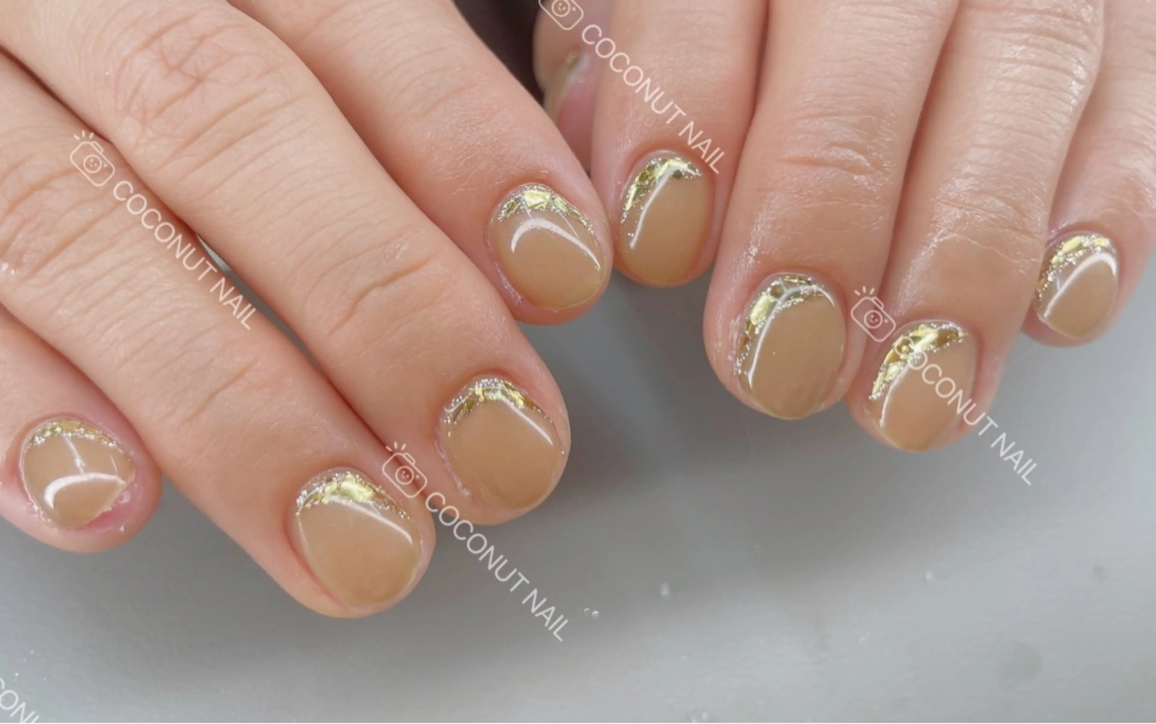 ネイル フレンチネイル ガラスフレンチ ハンドネイル 神田 ココナッツのネイルデザイン