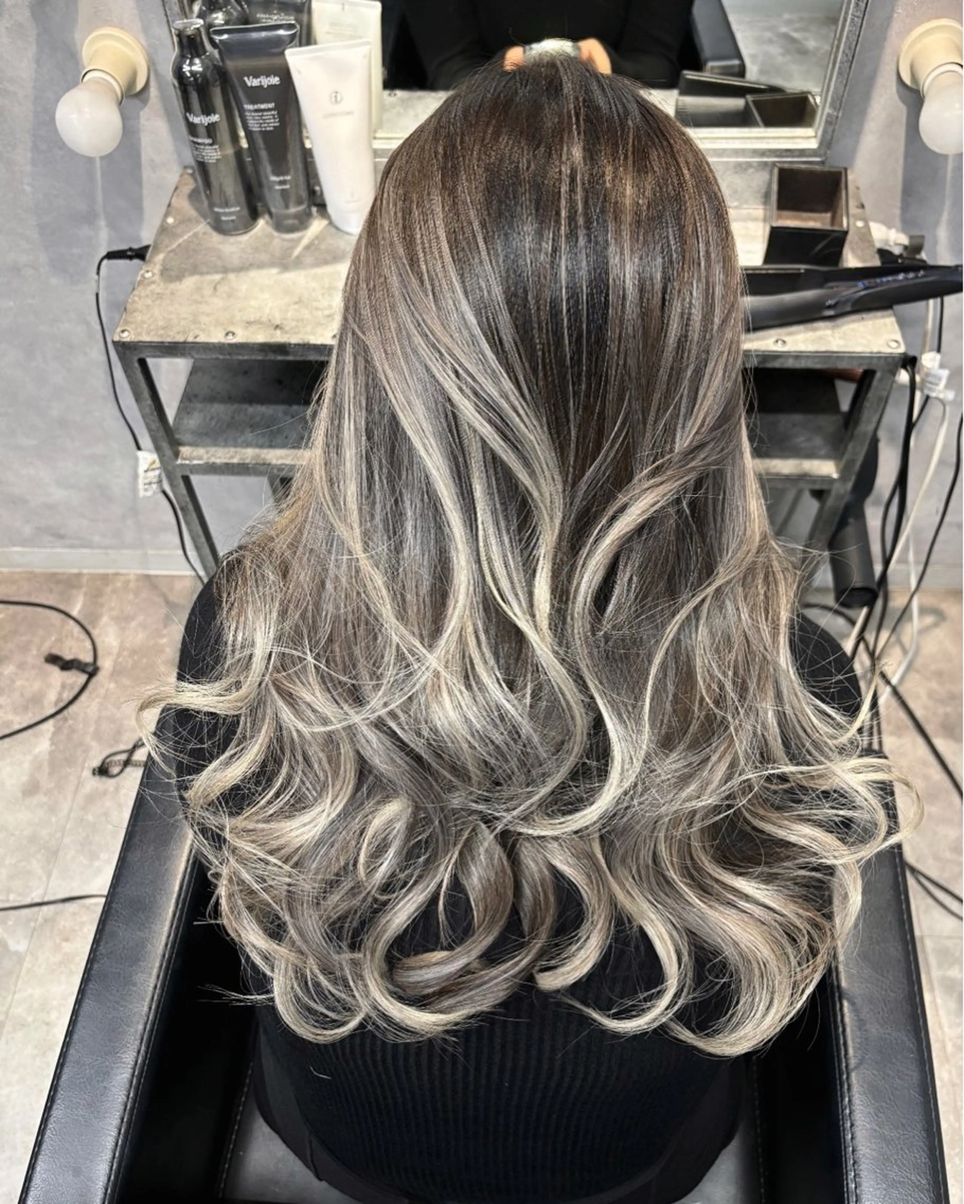 ロング ヘアカラー mimiiy fukaのヘアスタイル