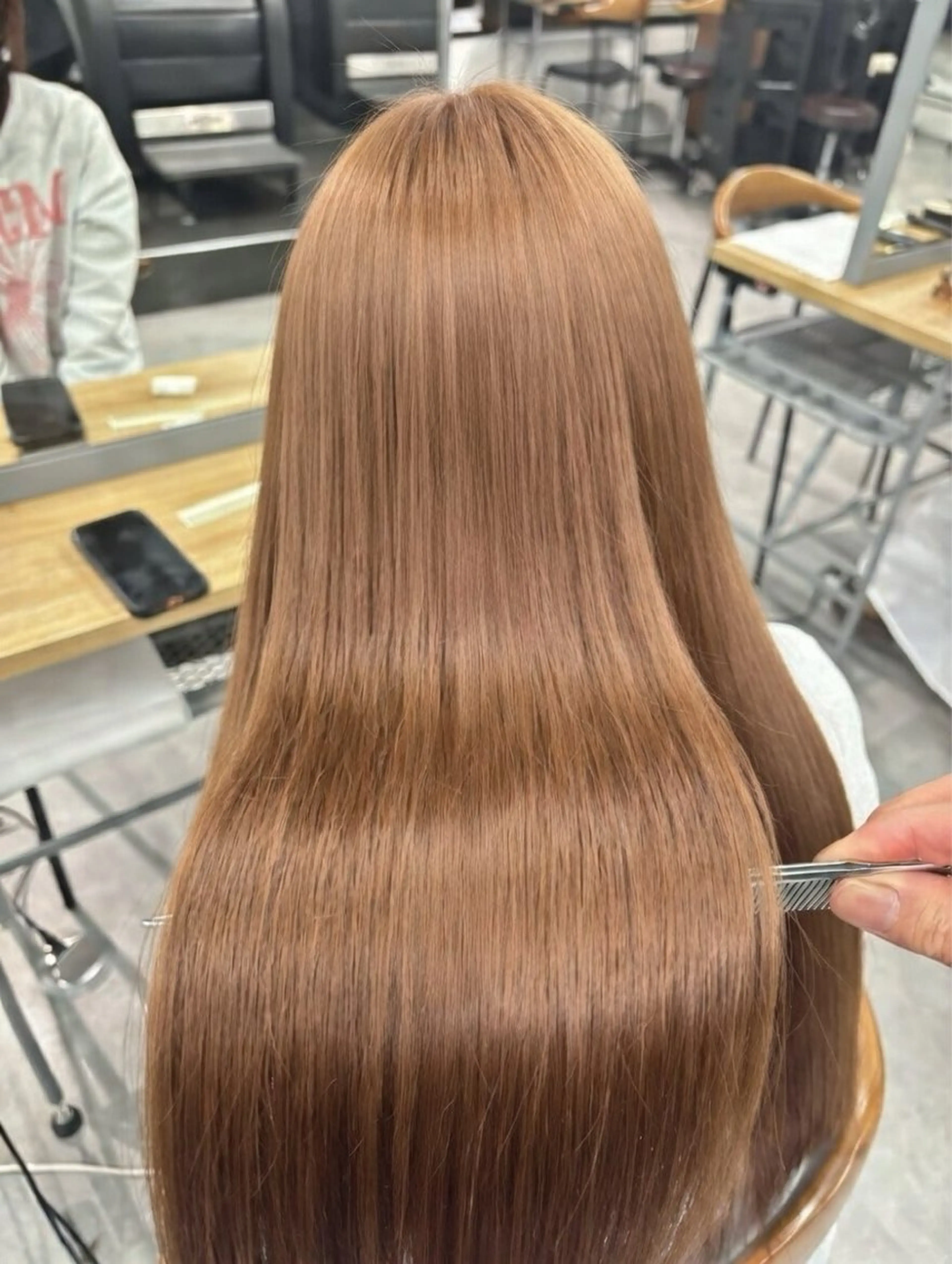 ロング カラー ベージュカラー ブリーチ 透明感カラー ハイトーンカラー ミルクティーベージュ Lond表参道店所属・うる艶縮毛カラー✨ たいよう☀️のヘアスタイル