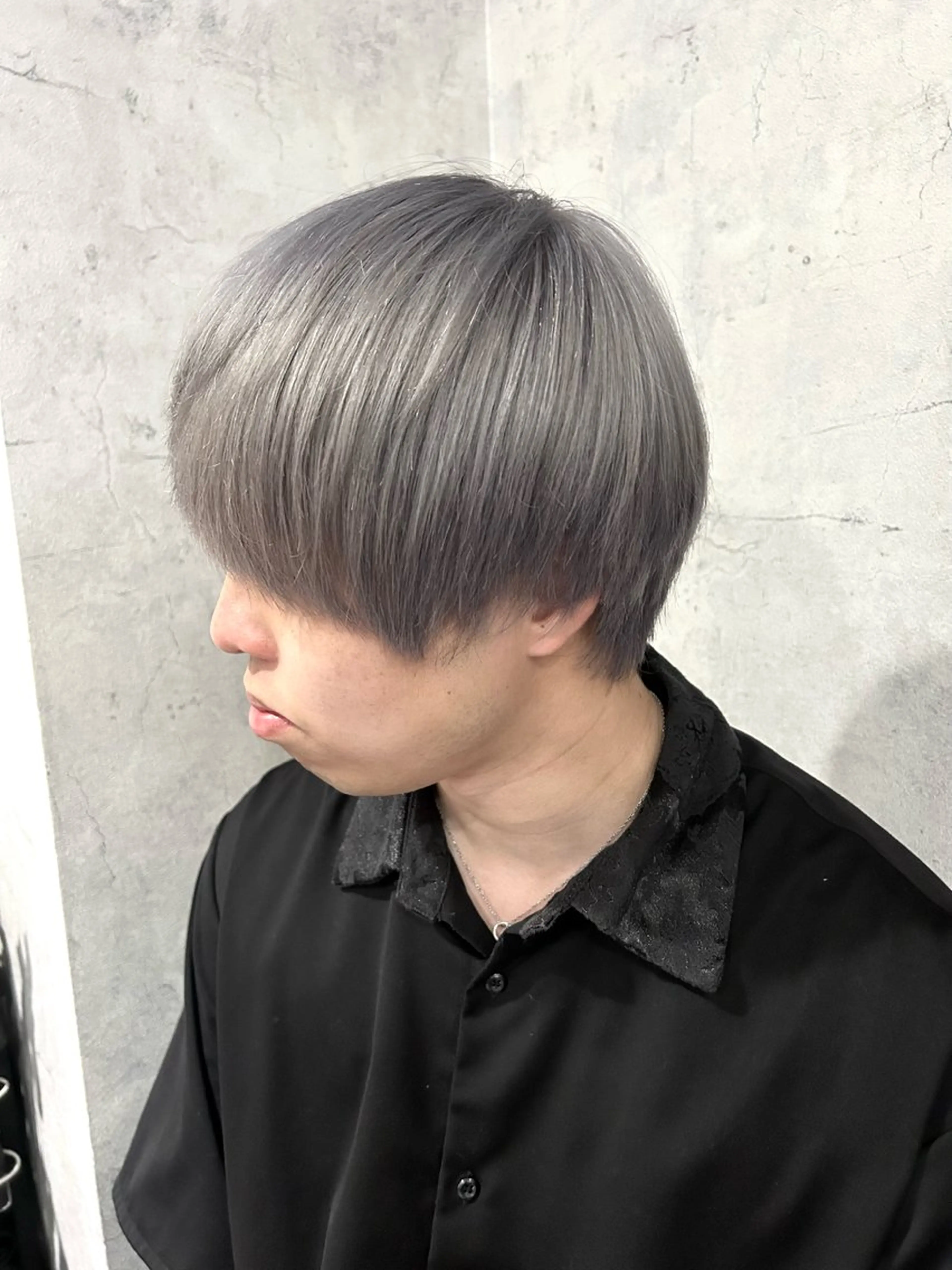 ショート カラー ブリーチ ケアブリーチ ハイトーンカラー シルバー ヘアカラー パーソナルカラー 診断🍀マリンのヘアスタイル