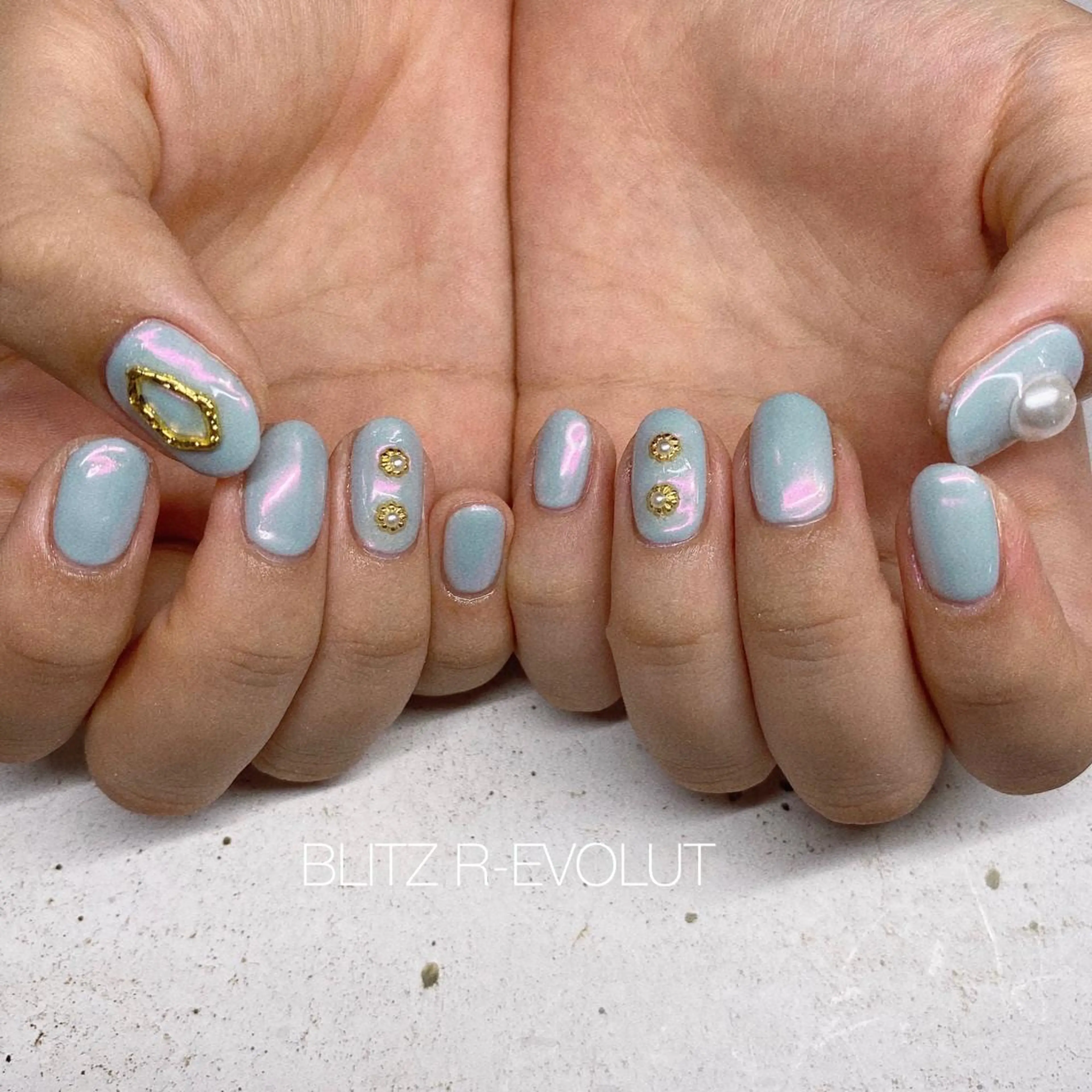 ネイル ☁️BLITZ 🎀笠原雪音🎀のネイルデザイン