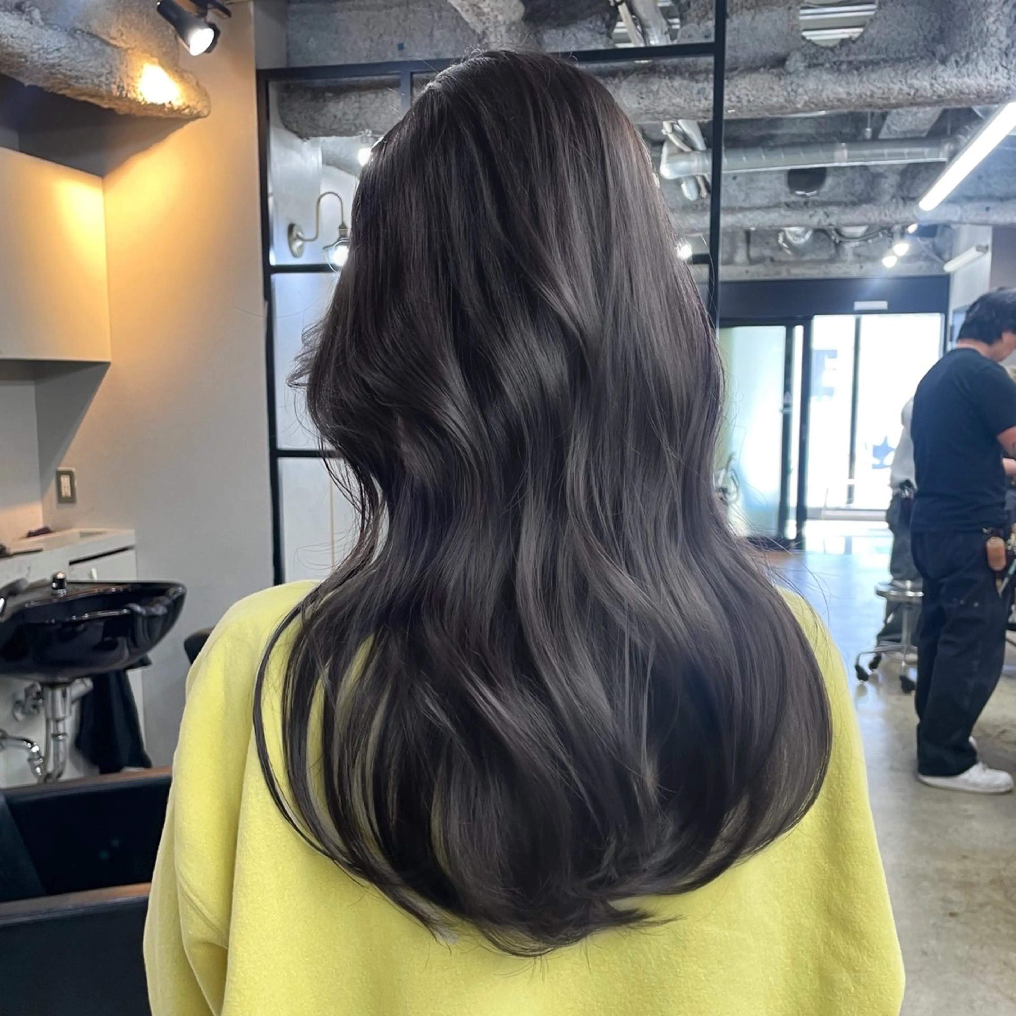 ロング カラー カット ヘアカラー トリートメント ヘアセット 新宿/韓国ヘア/ 髪質改善ストレートのヘアスタイル