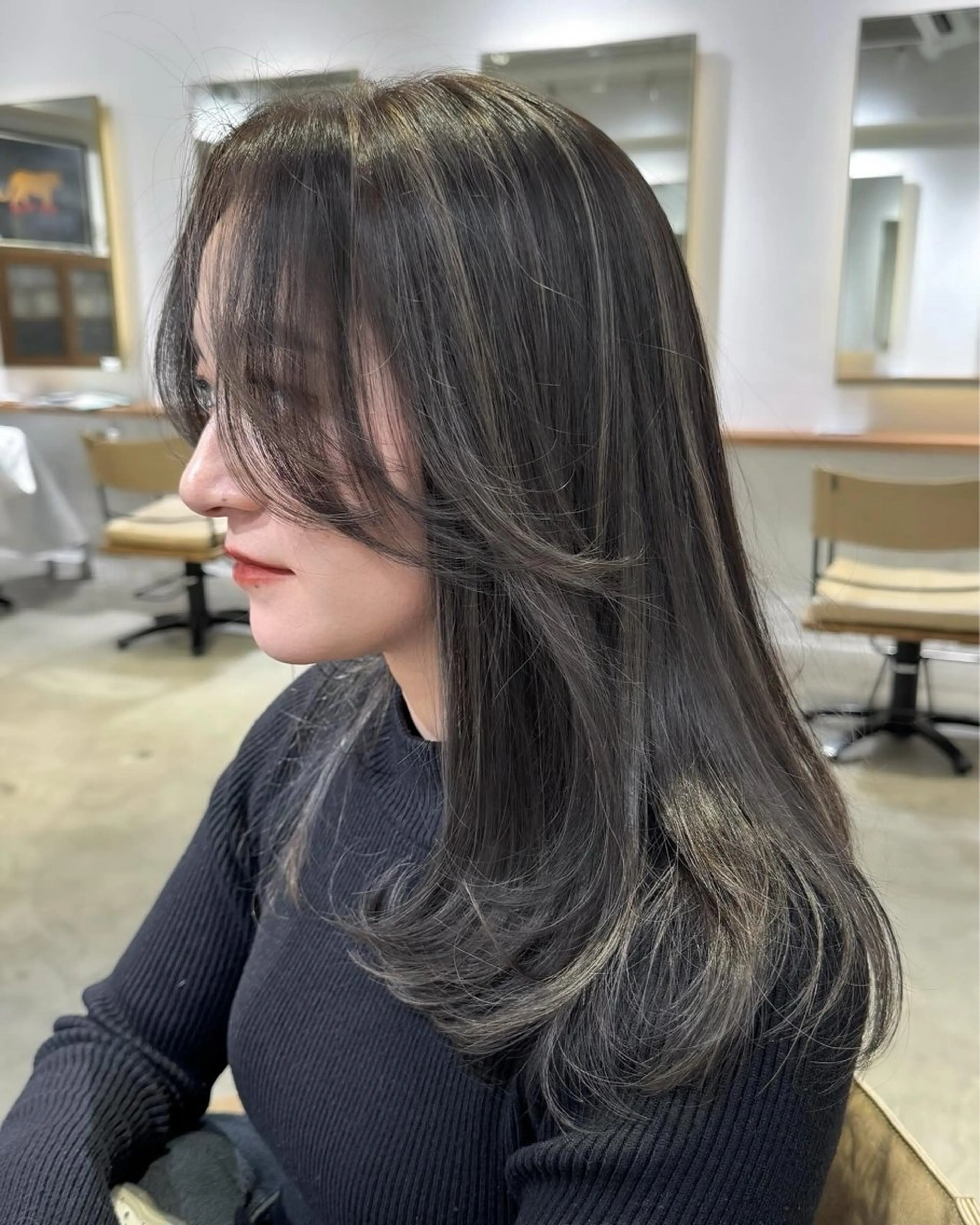 セミロング カラー グレージュ ハイライトカラー ハイライト レイヤーカット ナガミネアリサ/ 学芸大学/海外ヘアのヘアスタイル