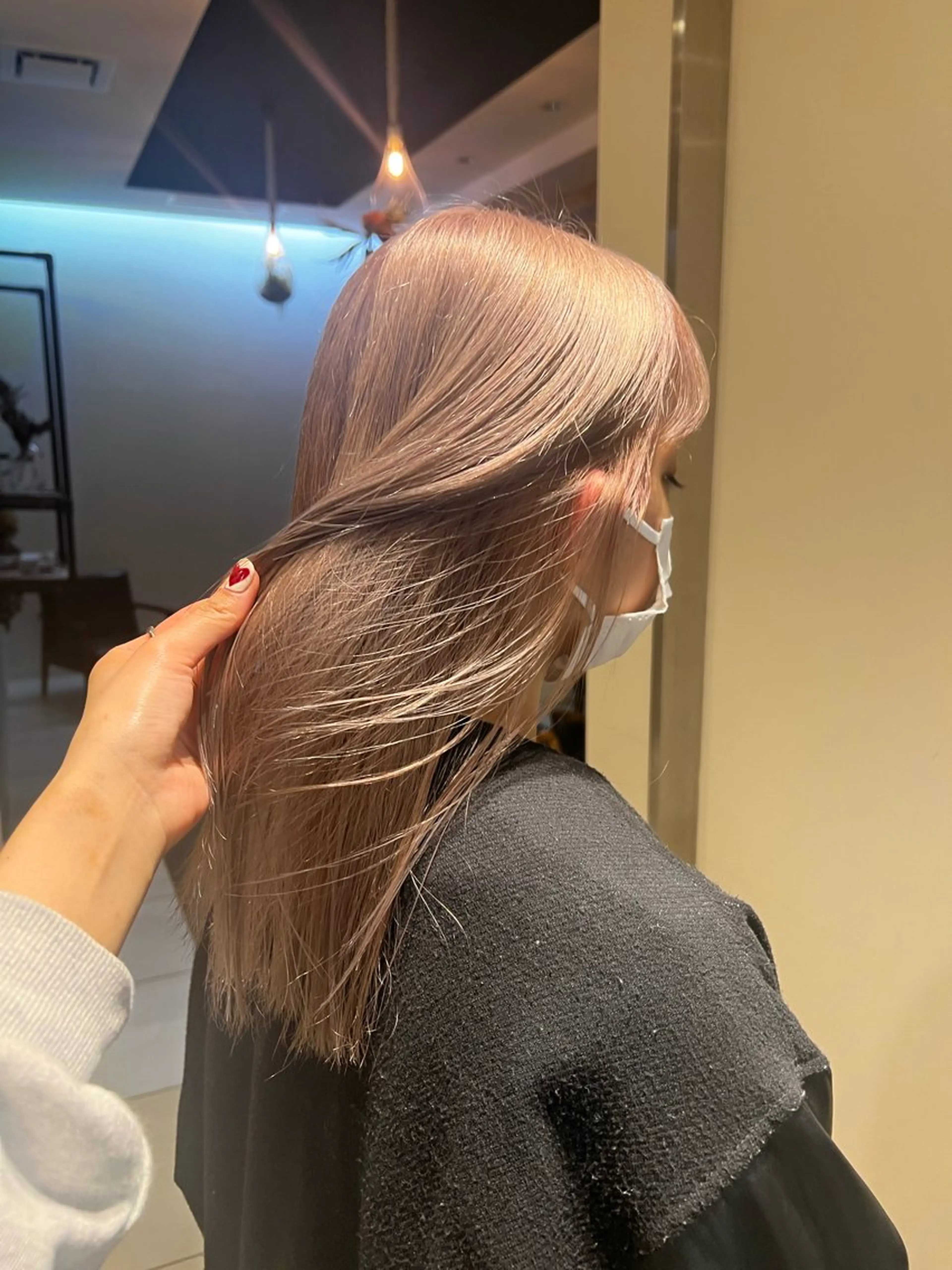 カラー hiyori /ハイトーンカラーのヘアスタイル