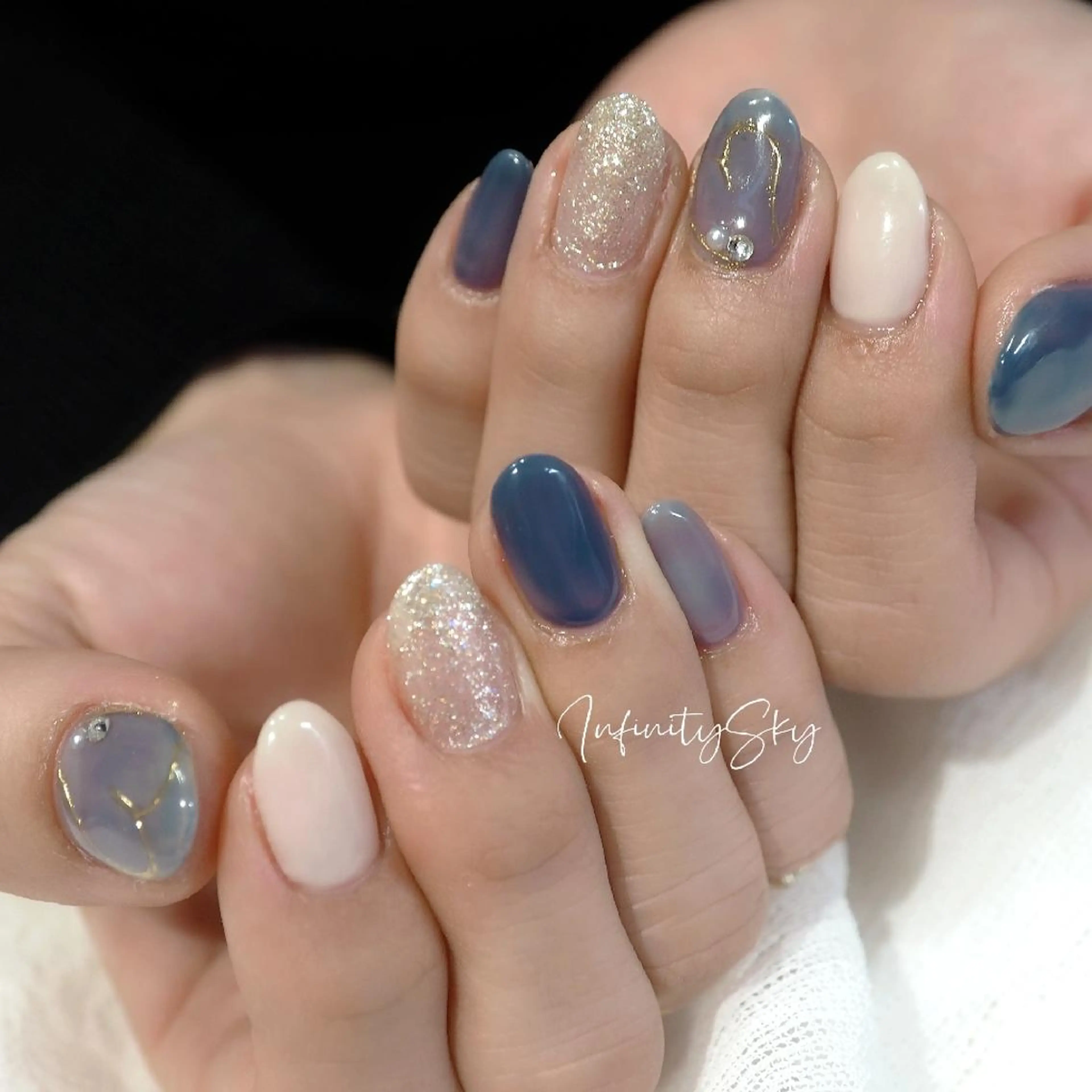 ネイル ミラーネイル ハンドネイル infinity skyのネイルデザイン
