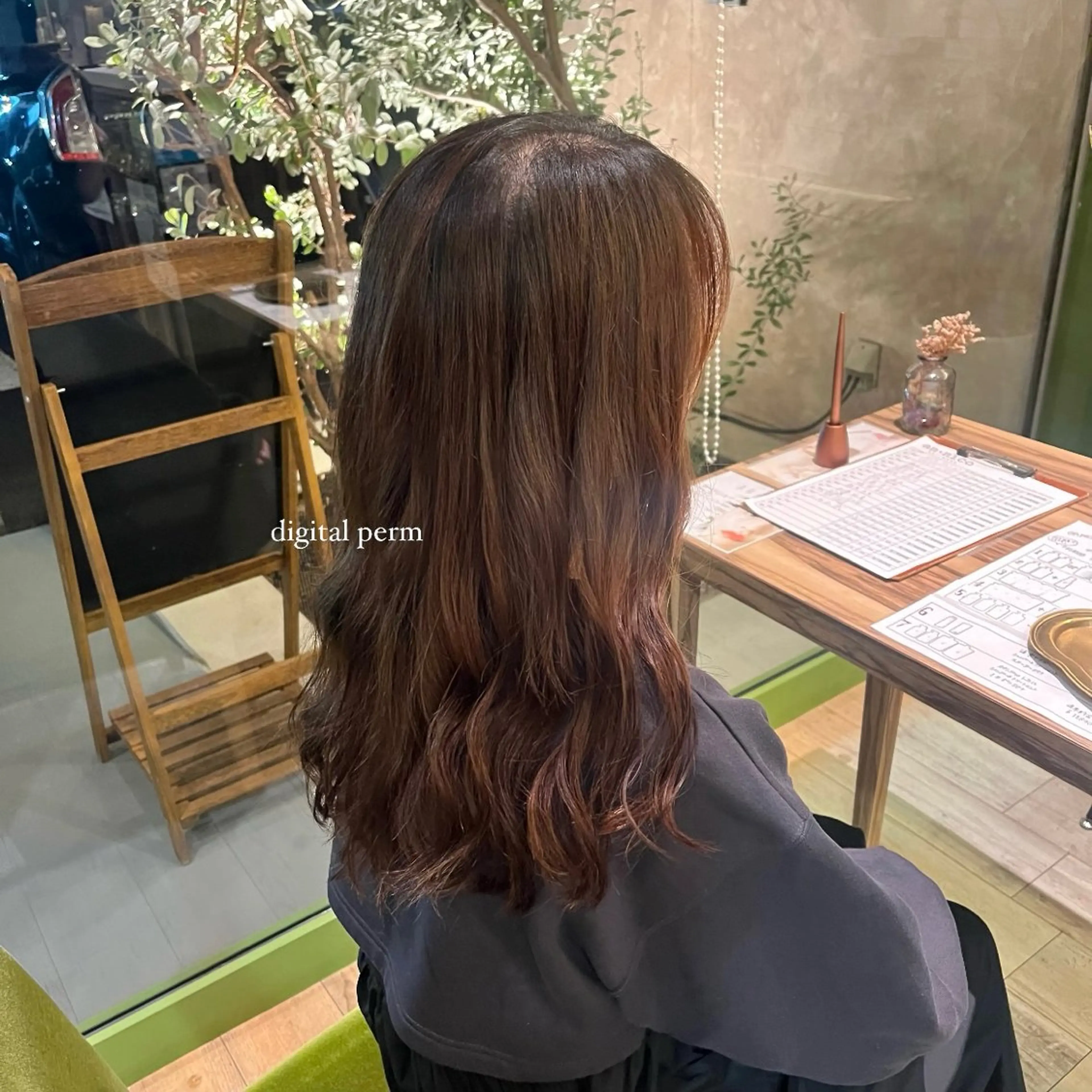 ロング パーマ an.nico所属・レイヤー/透明感艶 カラー丸山ななほのヘアスタイル