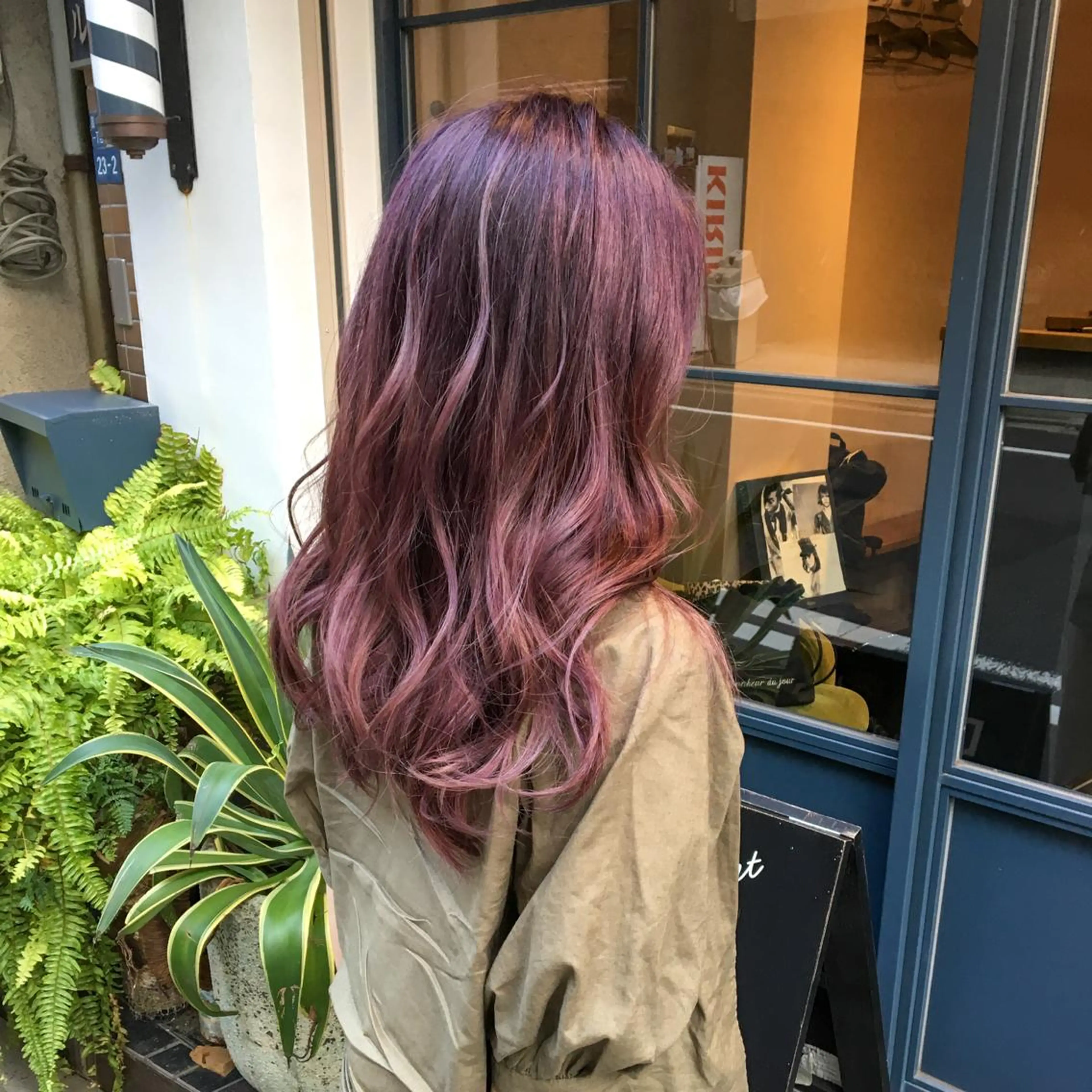 ロング カラー アッシュ ブリーチ ピンクカラー ピンクアッシュ tender所属・tender KOZONOのヘアスタイル