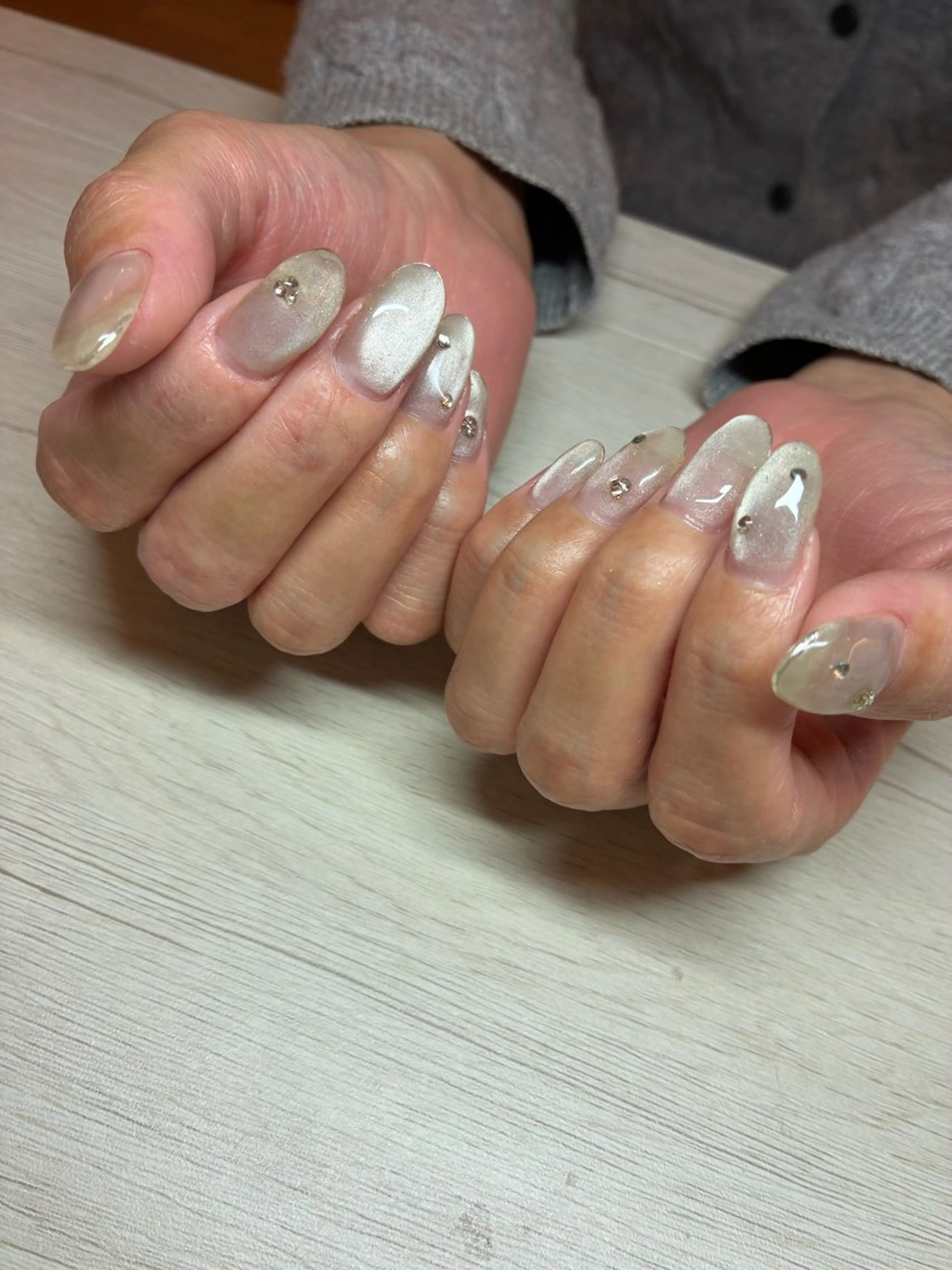 ネイル マグネットネイル ホワイト nail_salon Tulipのネイルデザイン