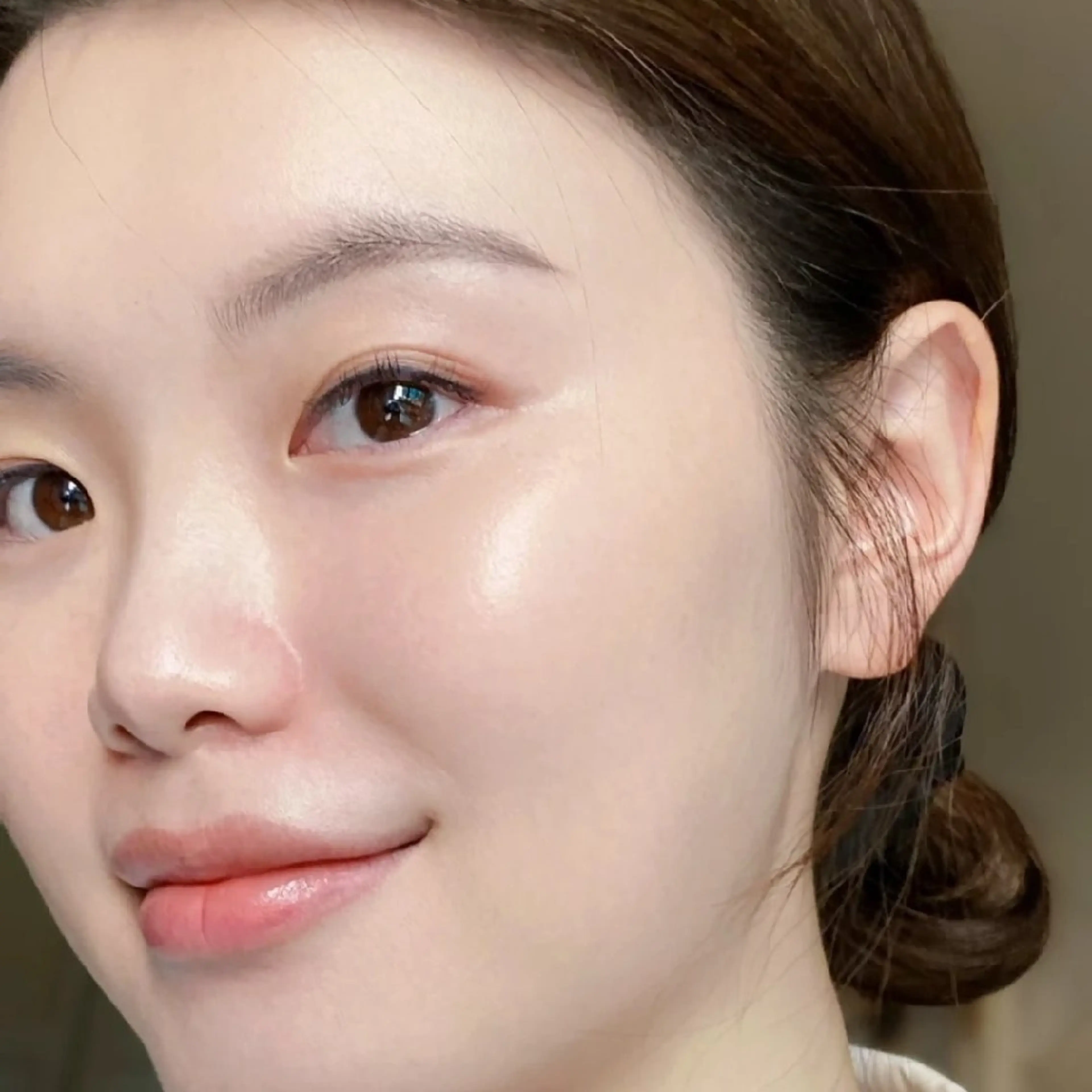 ネイル ブライダルネイル ホワイト aliaハイフ&水光ジェットサロン所属・aliaハーブ水光店 エステティシャン募集のエステ・リラクイメージ