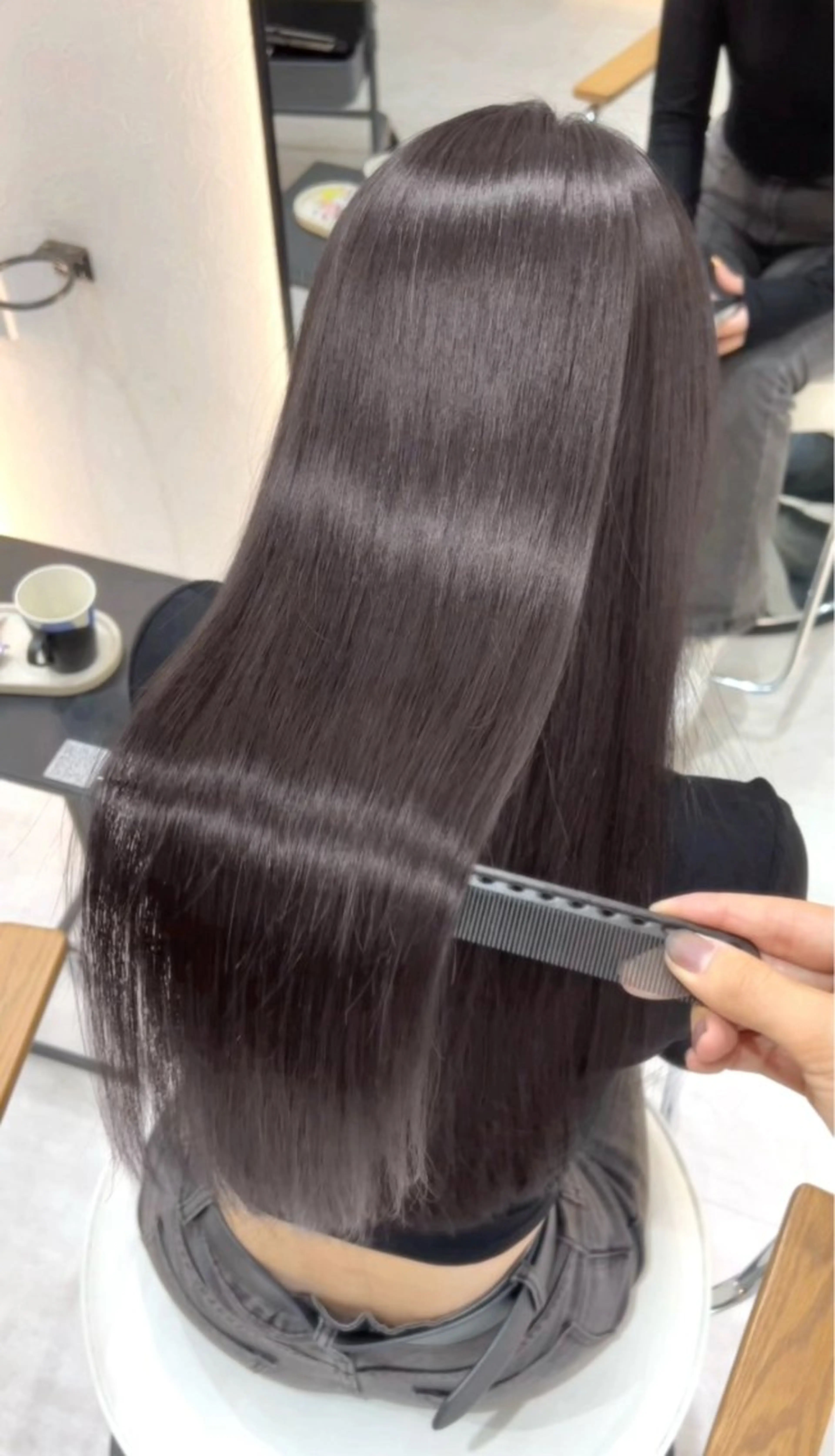 ロング ヘアカラー トリートメント 🩶レイヤー/艶髪/ 顔周り/韓国風/輝士のヘアスタイル