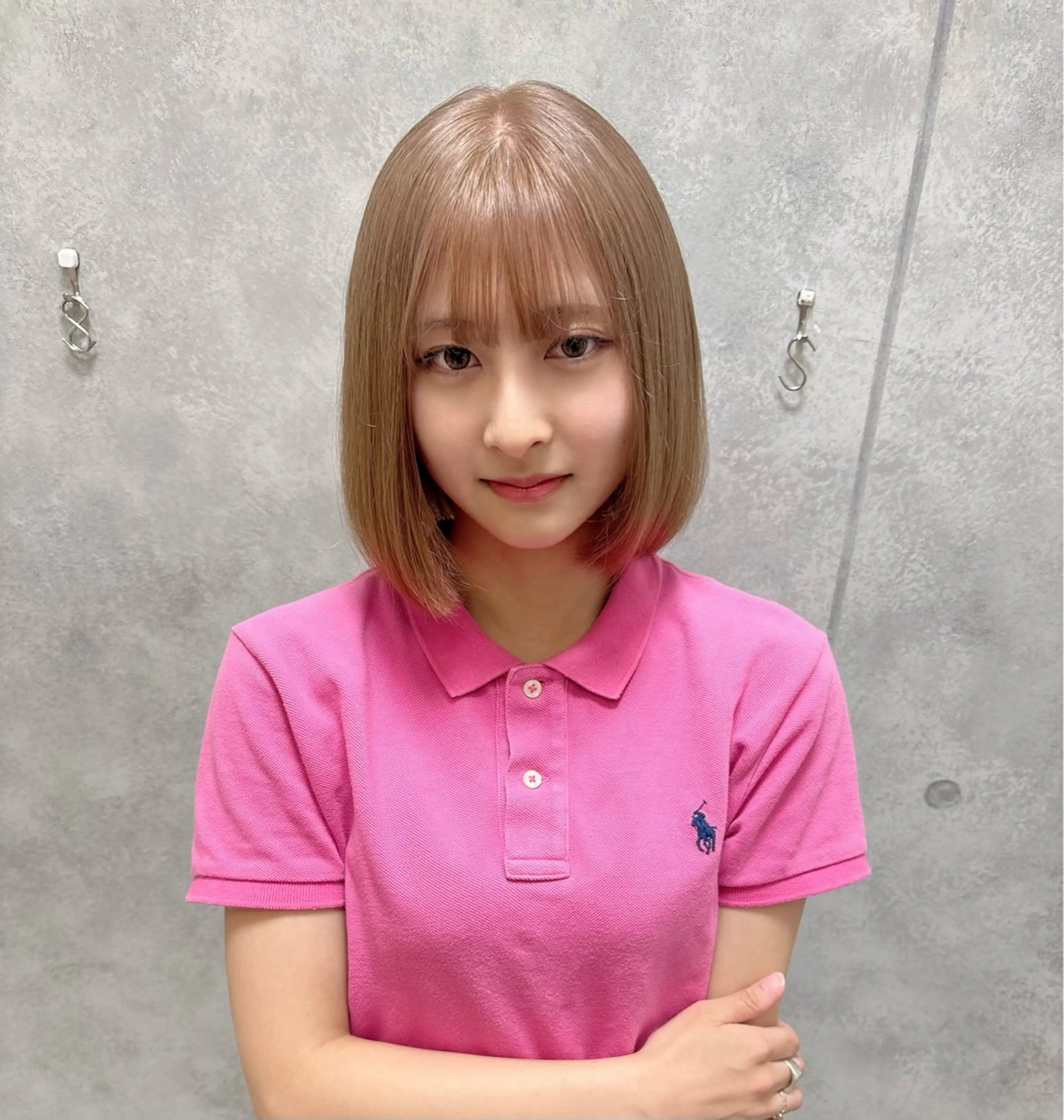 ミディアム ヘアカラー issei 梅田ハイトーン⭐️のヘアスタイル