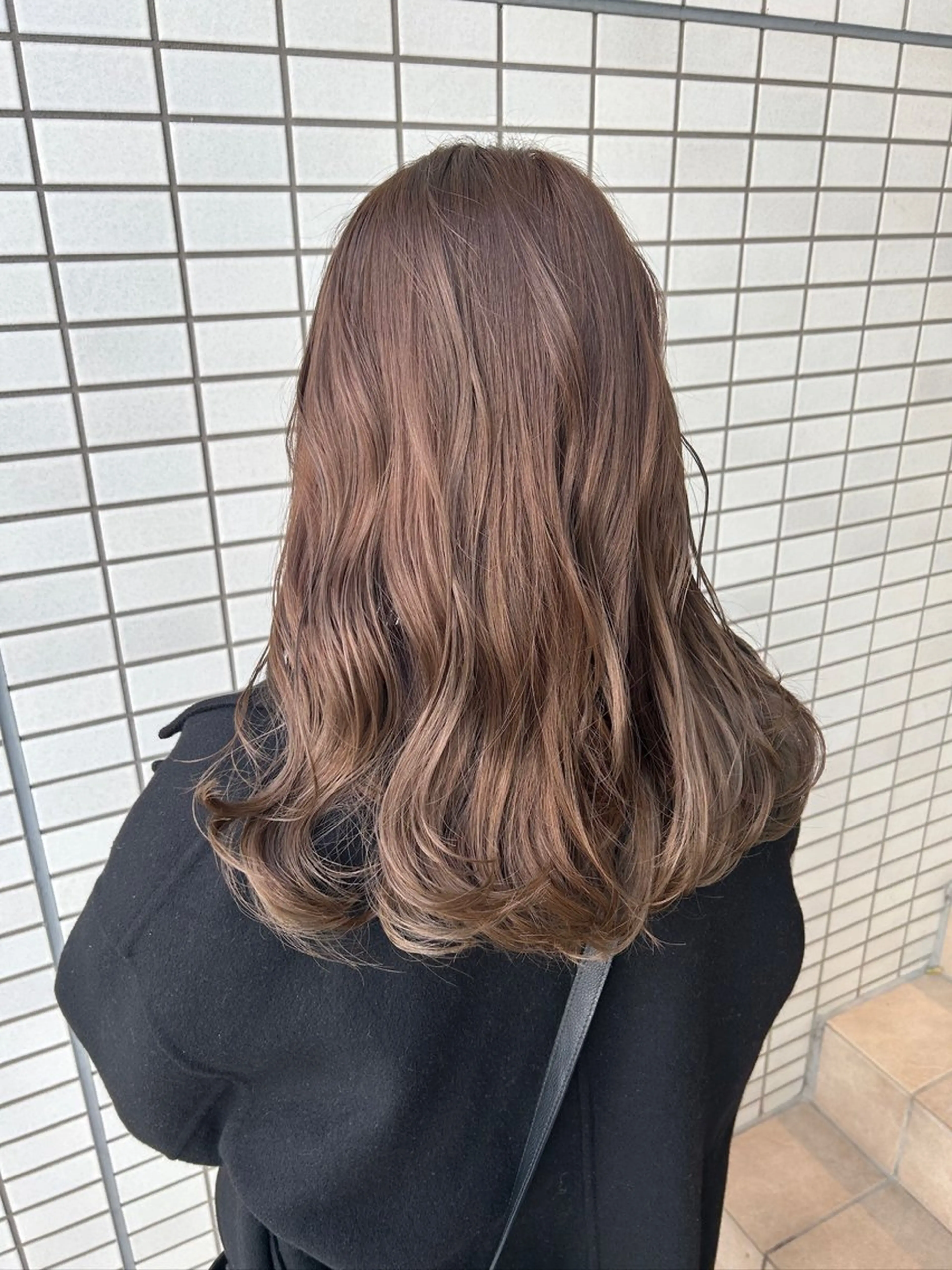 カラー ベージュカラー ミルクティーベージュ ヘアカラー ma am zee所属・篠原 一成のヘアスタイル