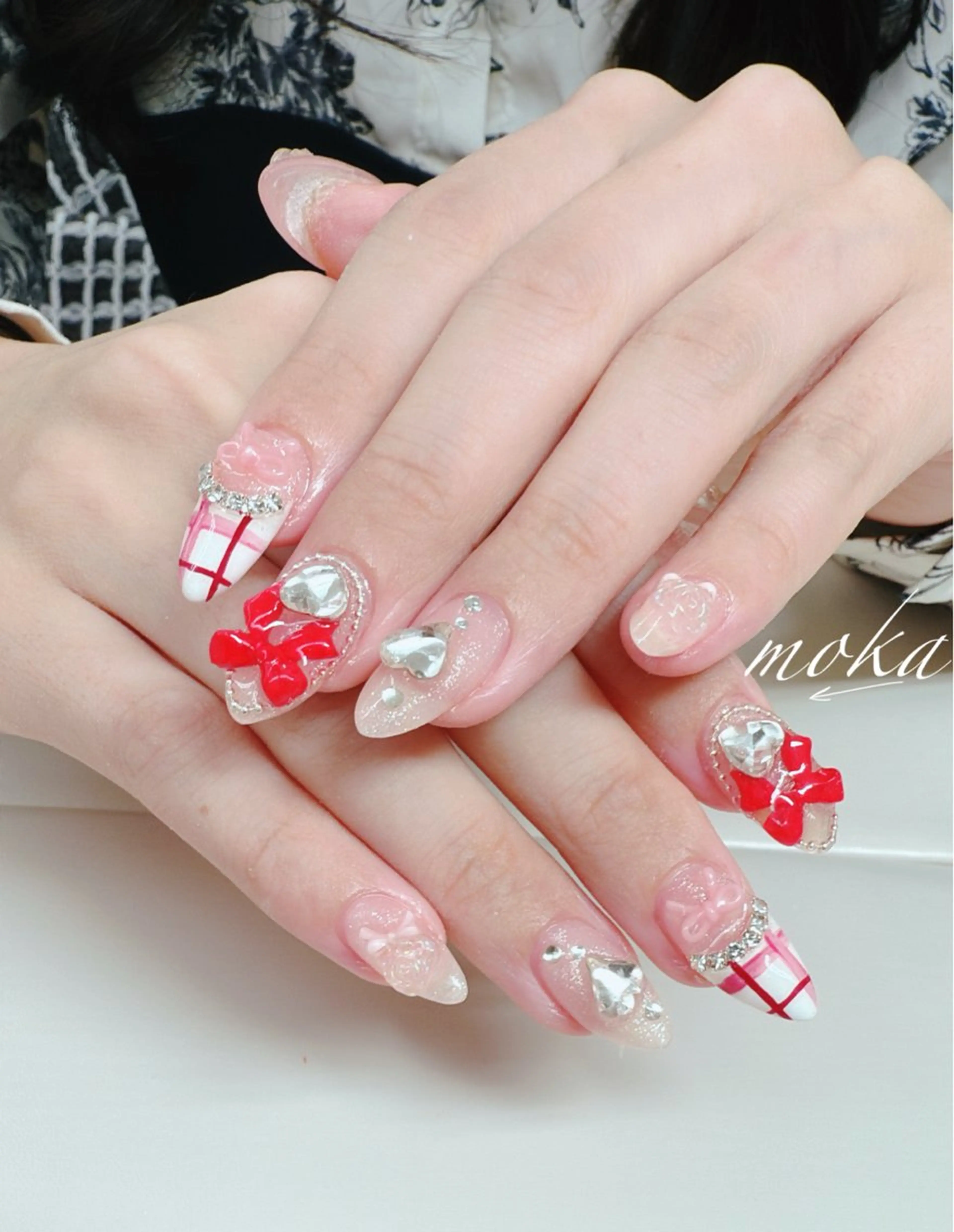 ネイル ハンドネイル ハンドケア 胡蝶蘭レディースサロ ンNailMOKAのネイルデザイン