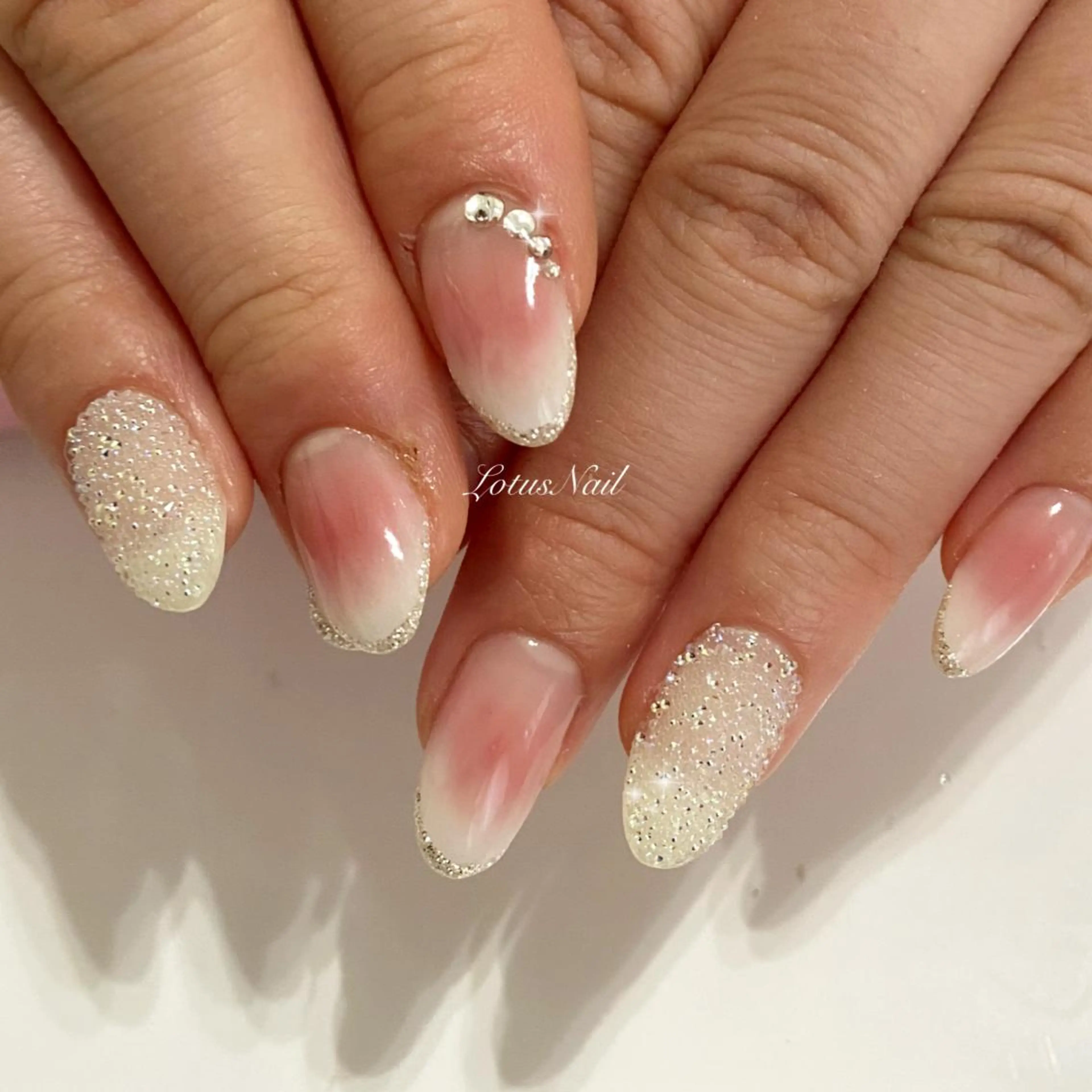 ネイル チークネイル Lotus Nailのネイルデザイン