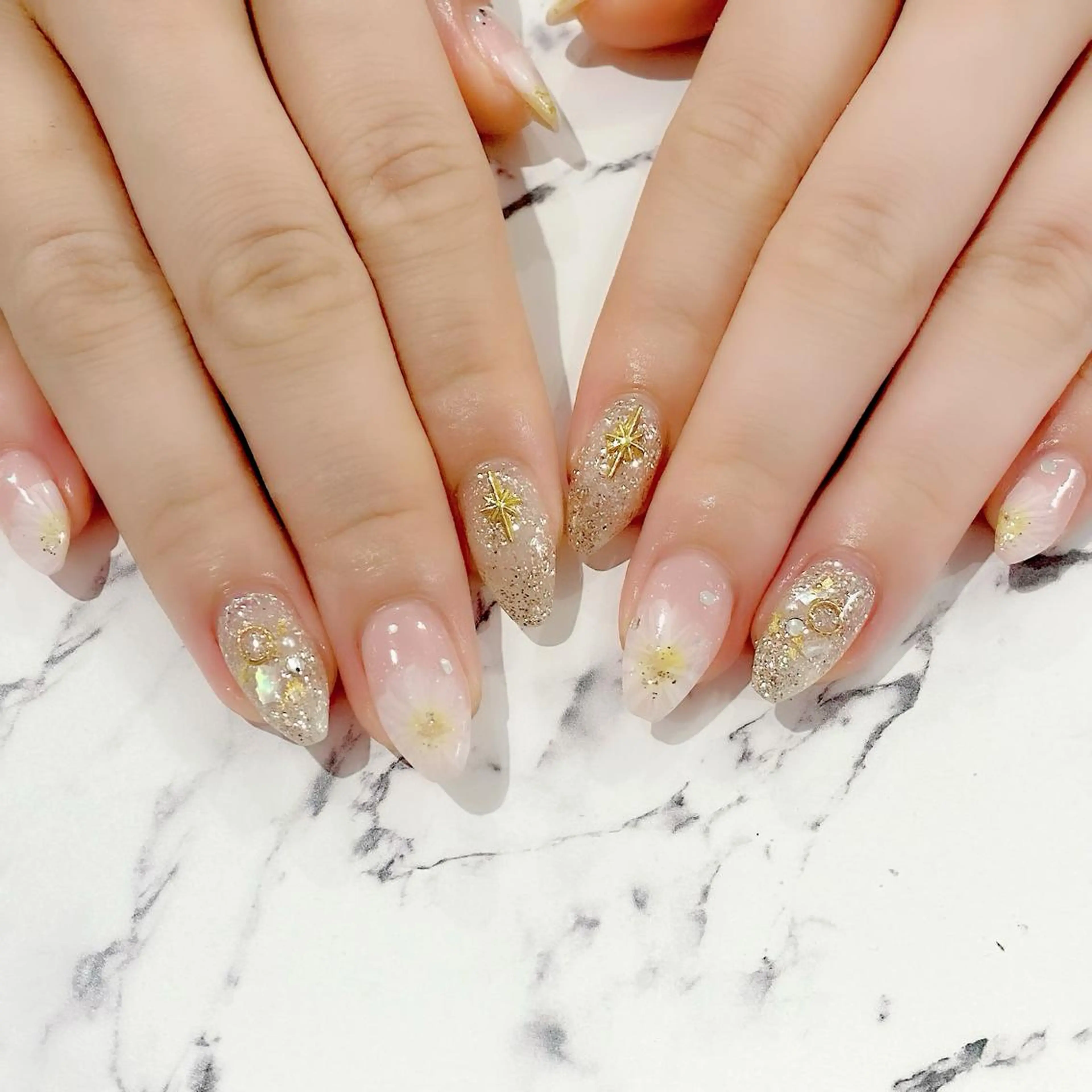 ミディアム カラー パーマ ヘアアレンジ メンズ キッズ ネイル マツエク・マツパ アイブロウ アートネイル フラワーネイル キラキラネイル ハンドネイル Salon Ｋのネイルデザイン