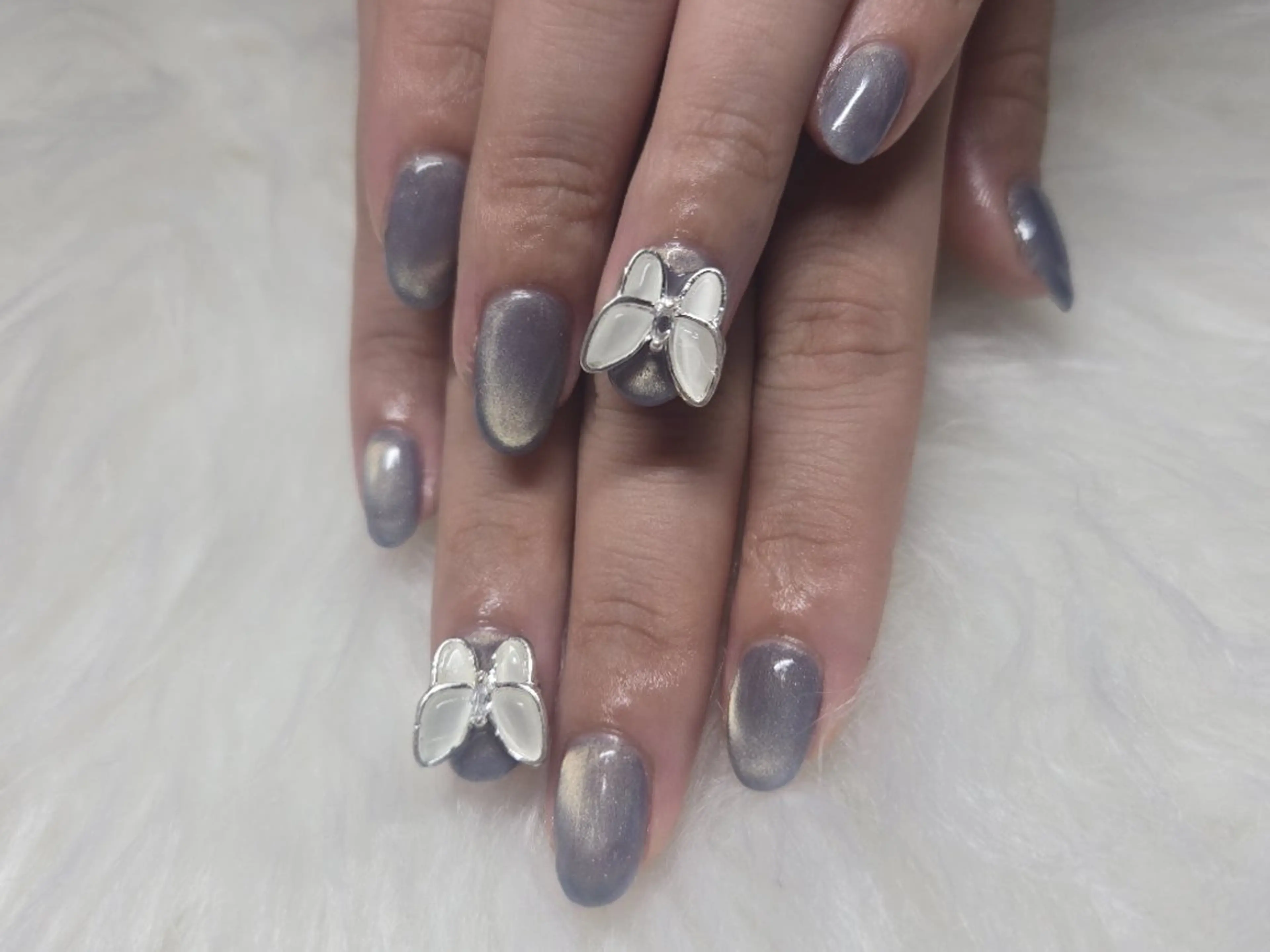 ミディアム ハンドネイル LILY Salonのネイルデザイン