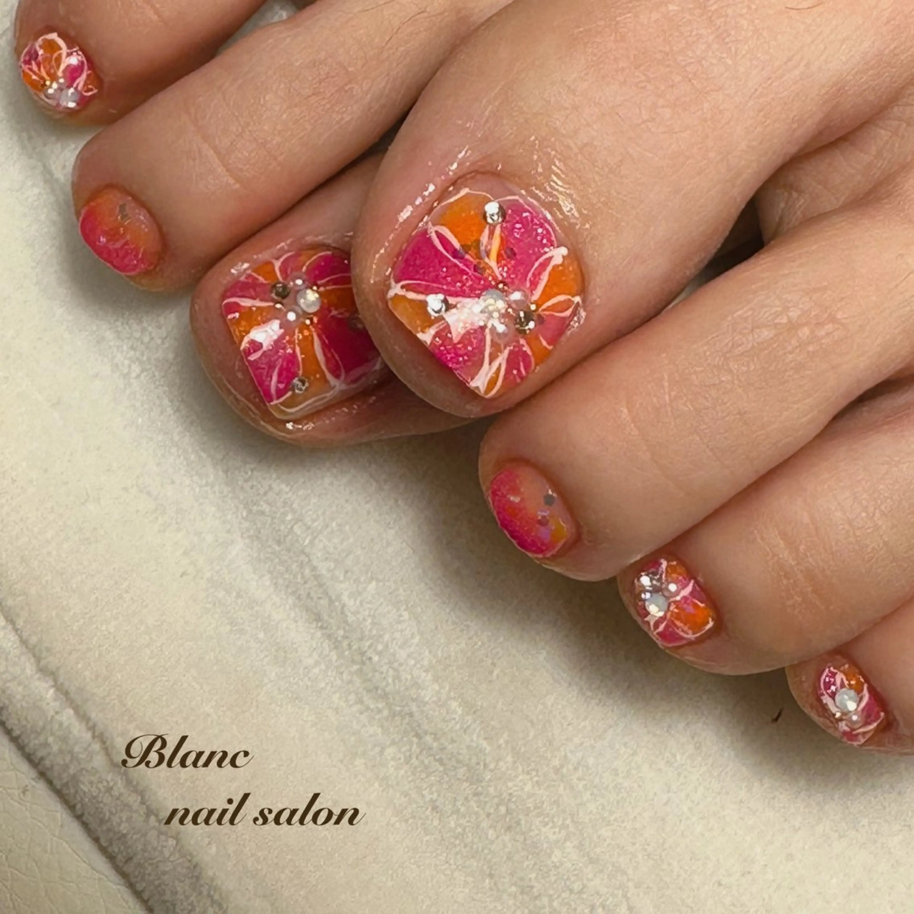 ネイル フラワーネイル フットネイル Blanc ブランのネイルデザイン