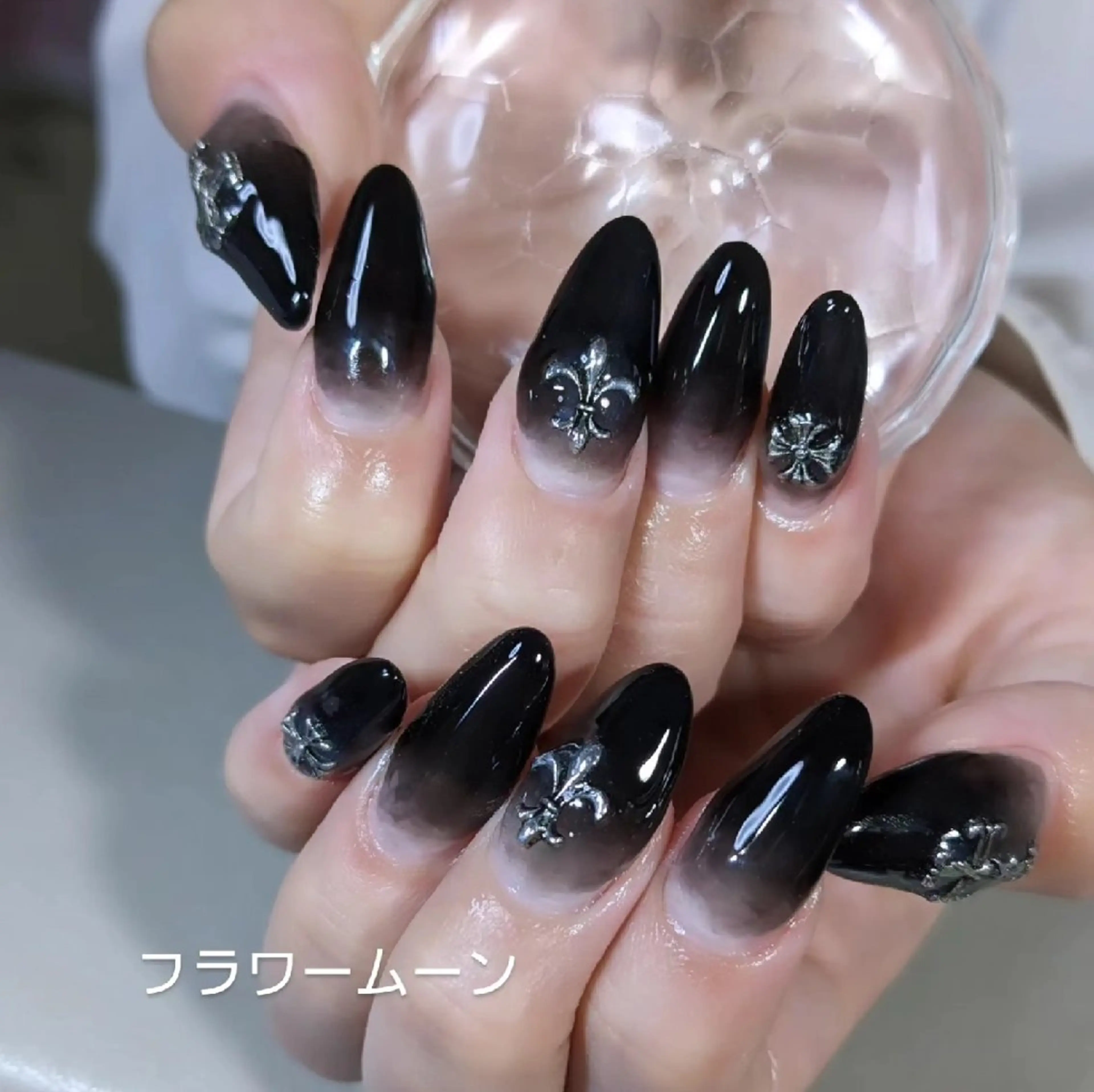 ネイル グラデーション フラワー ムーンのネイルデザイン