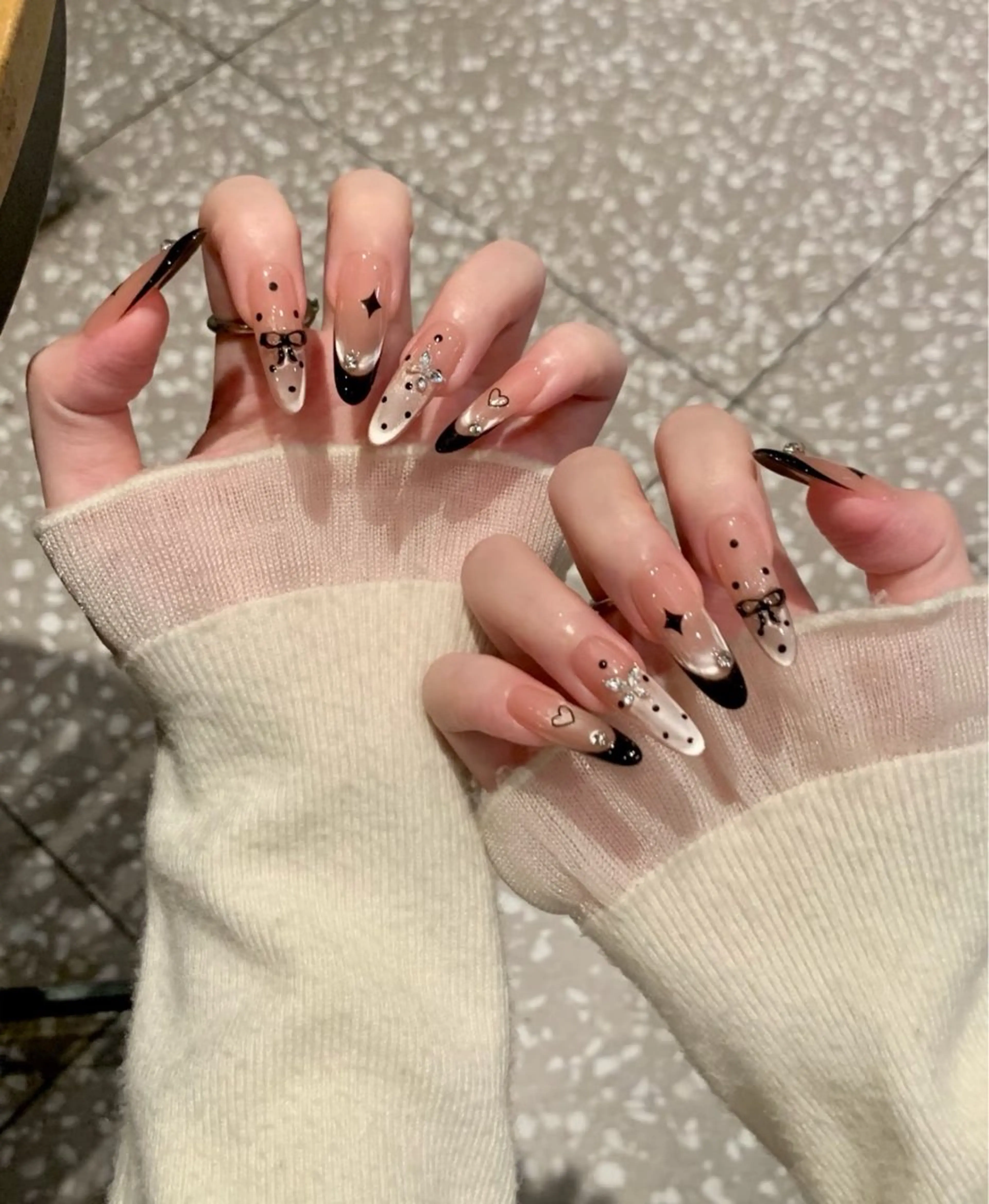 ネイル フレンチネイル キラキラネイル 韓国ネイル シンプルネイル ワンホンネイル ハンドネイル MEI Nailのネイルデザイン