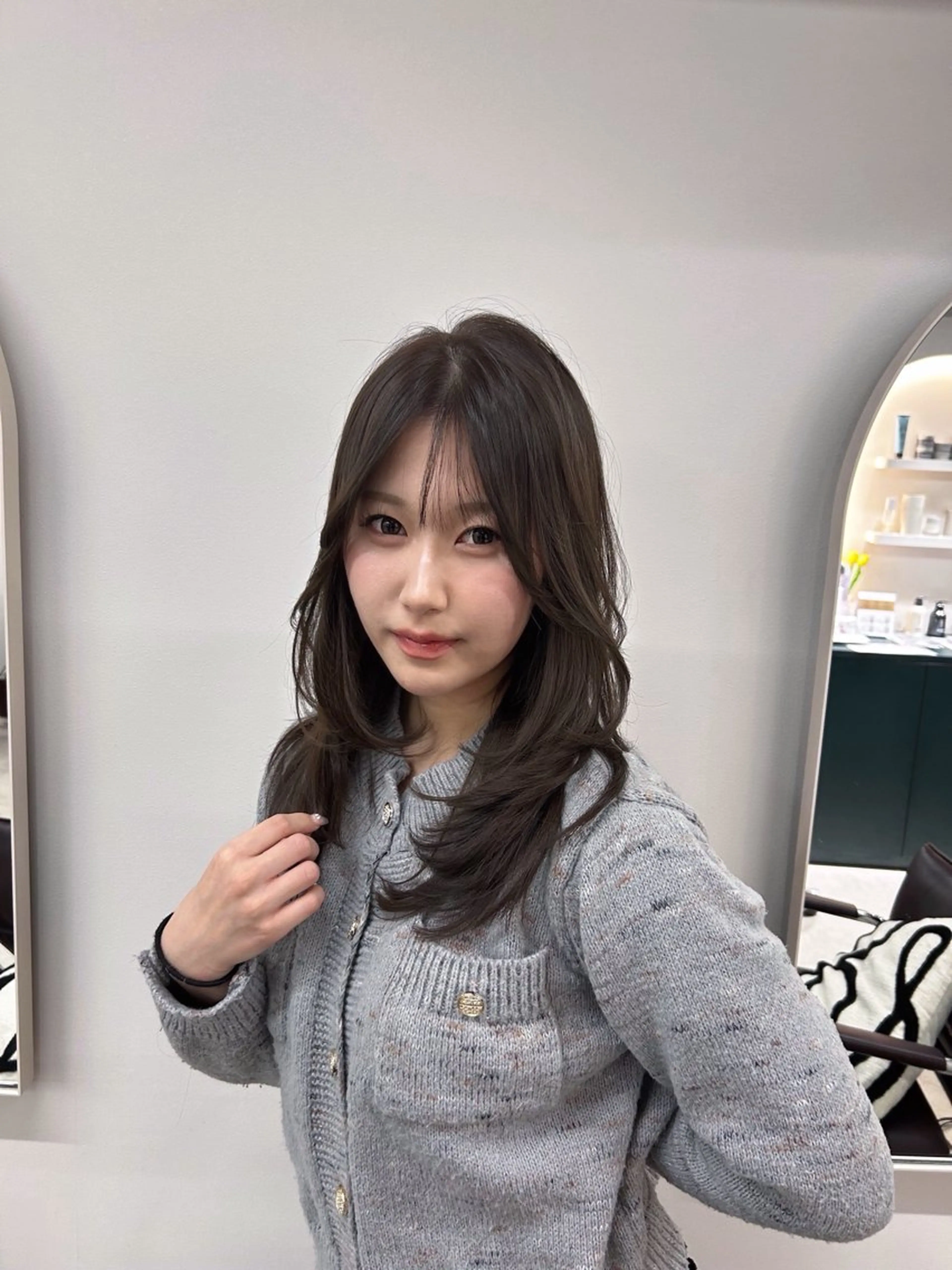 ロング カラー ベージュカラー 透明感カラー オリーブベージュ レイヤーカット トリートメント カット ヘアカラー トリートメント ヘッドスパ ヘアセット 盛れる艶カラー× レイヤーカット/咲来のヘアスタイル