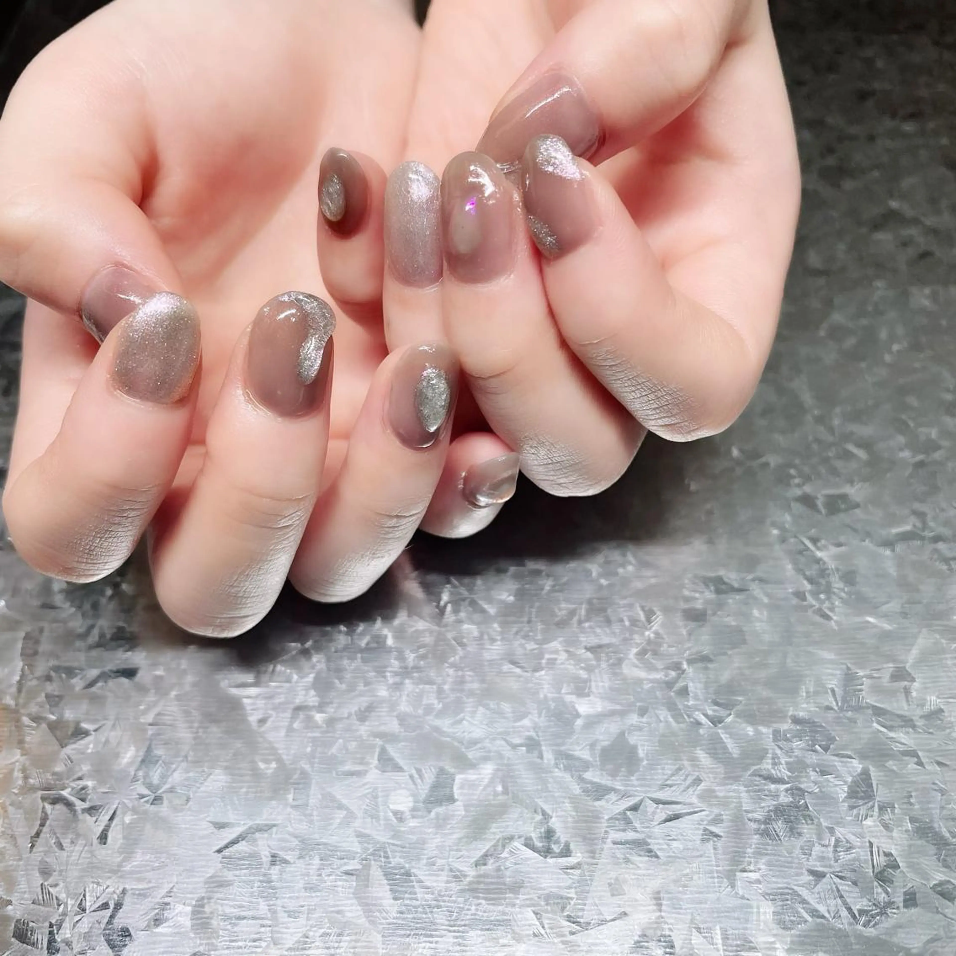 ネイル オーロラネイル 氷ネイル・うるうるネイル 韓国ネイル マグネットネイル ミラーネイル ハンドネイル VOLLMOND nailのネイルデザイン