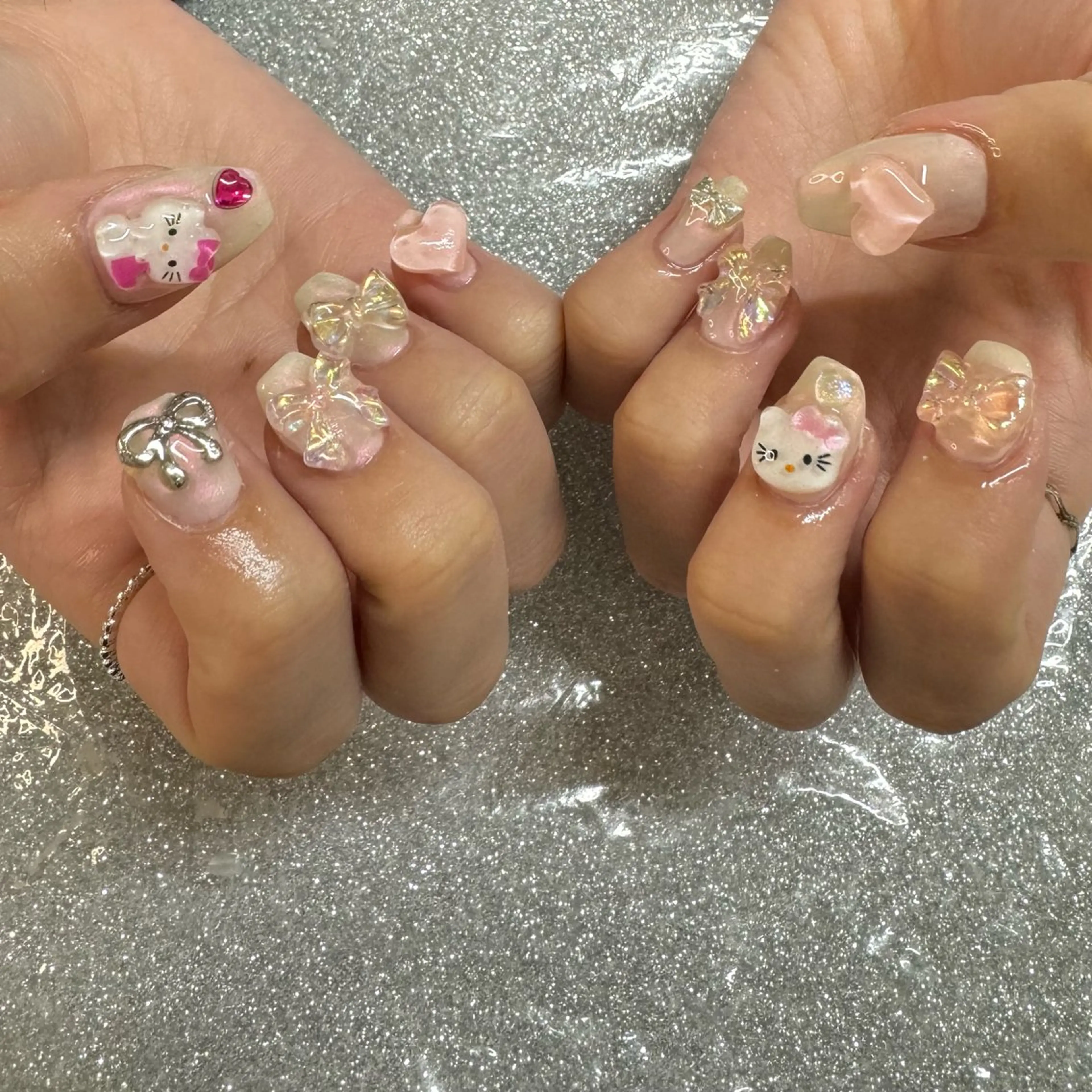 ネイル VIERU 🌈🎀💖のネイルデザイン