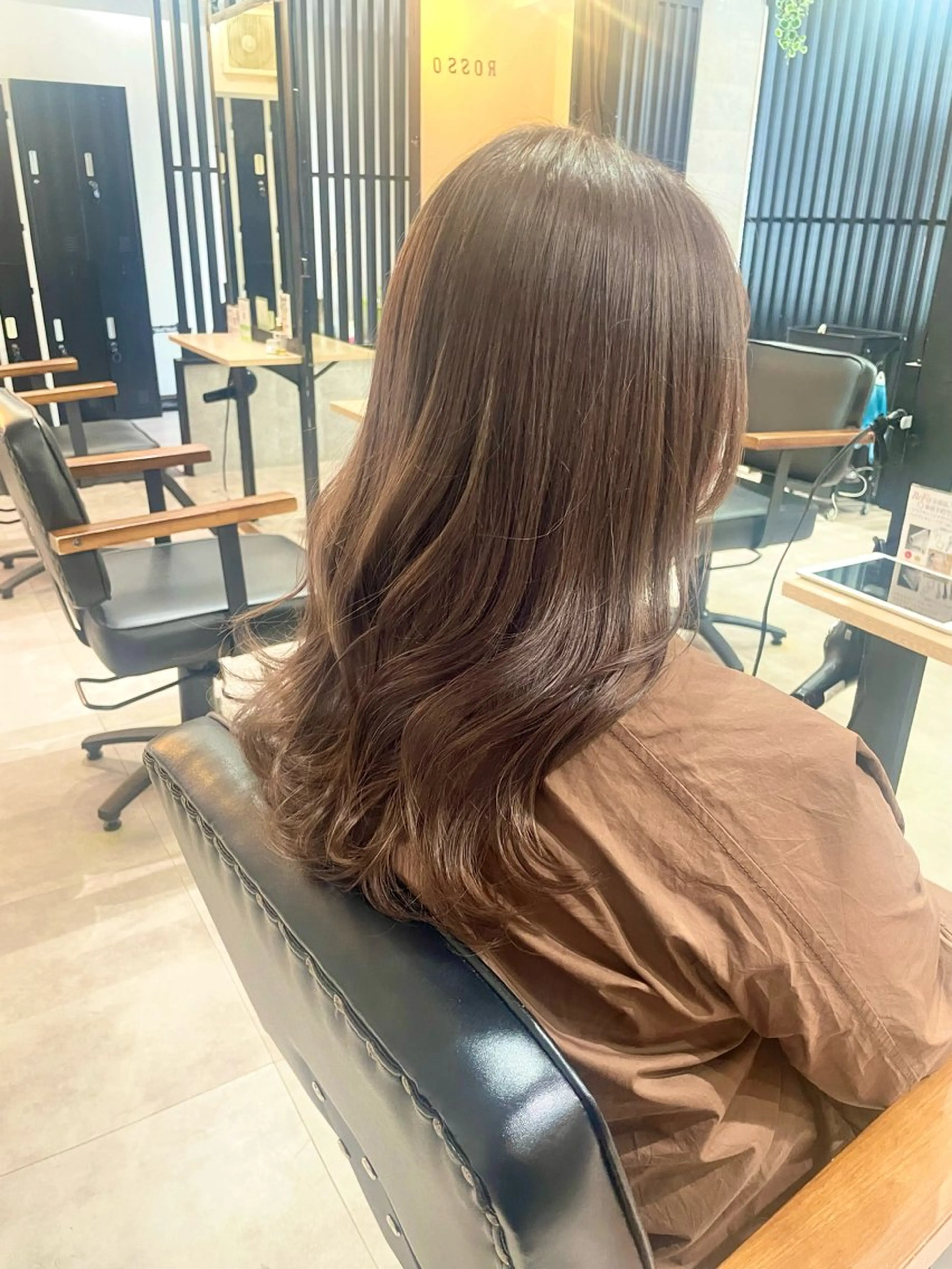 セミロング カラー ベージュカラー ブリーチ 〘 ROSSO〙 yunonのヘアスタイル