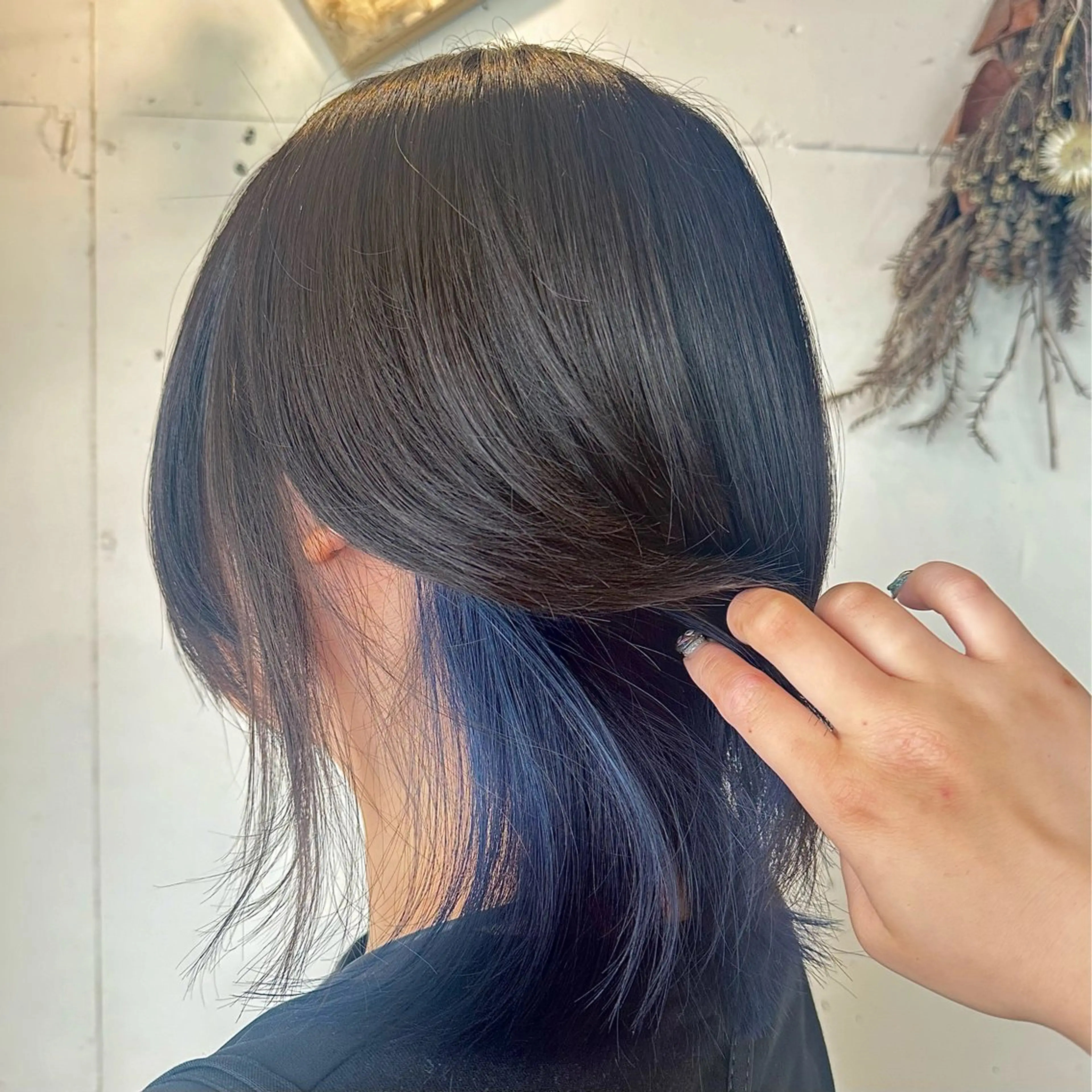 ショート カラー ブリーチ インナーカラー ネイビーカラー ヘアカラー ヘッドスパ Nao 【EIGHT札幌】のヘアスタイル