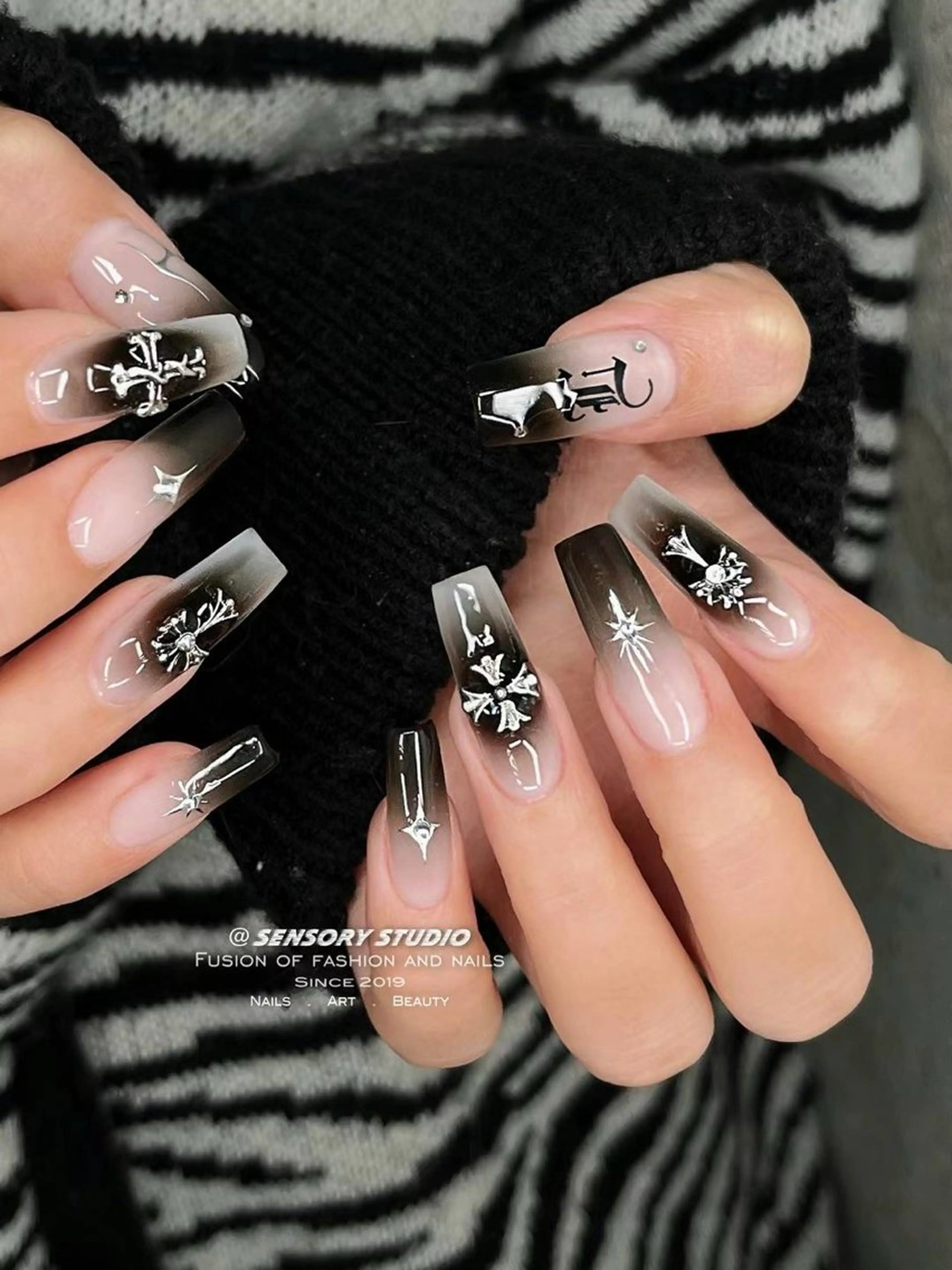 ネイル チークネイル フレンチネイル グラデーション マグネットネイル ワンカラーネイル ハンドネイル S.nail所属・S.nail _のネイルデザイン