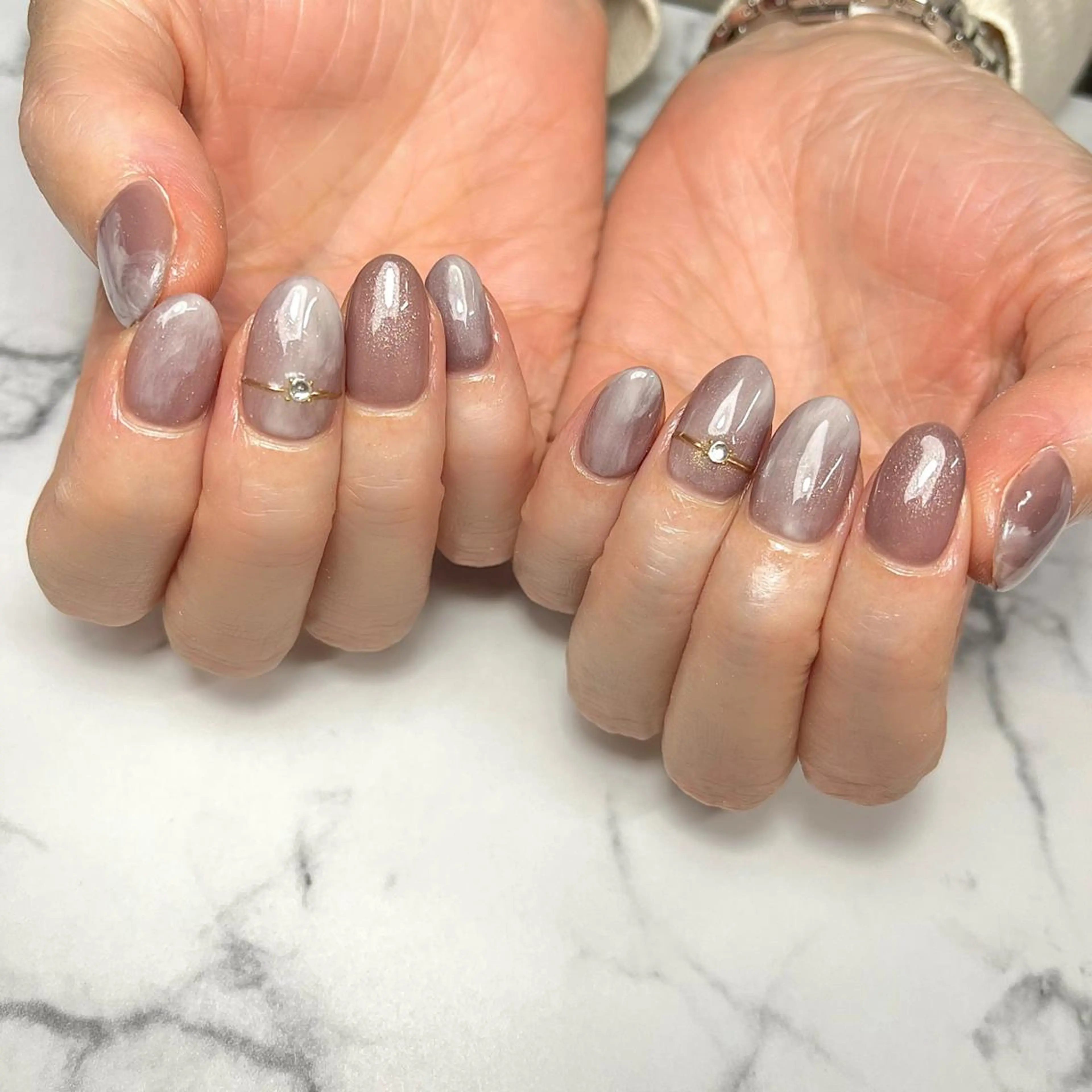 ネイル アートネイル ブラウン 韓国ネイル 大理石ネイル(マーブル) ニュアンスネイル ハンドネイル NAIL NOWのネイルデザイン