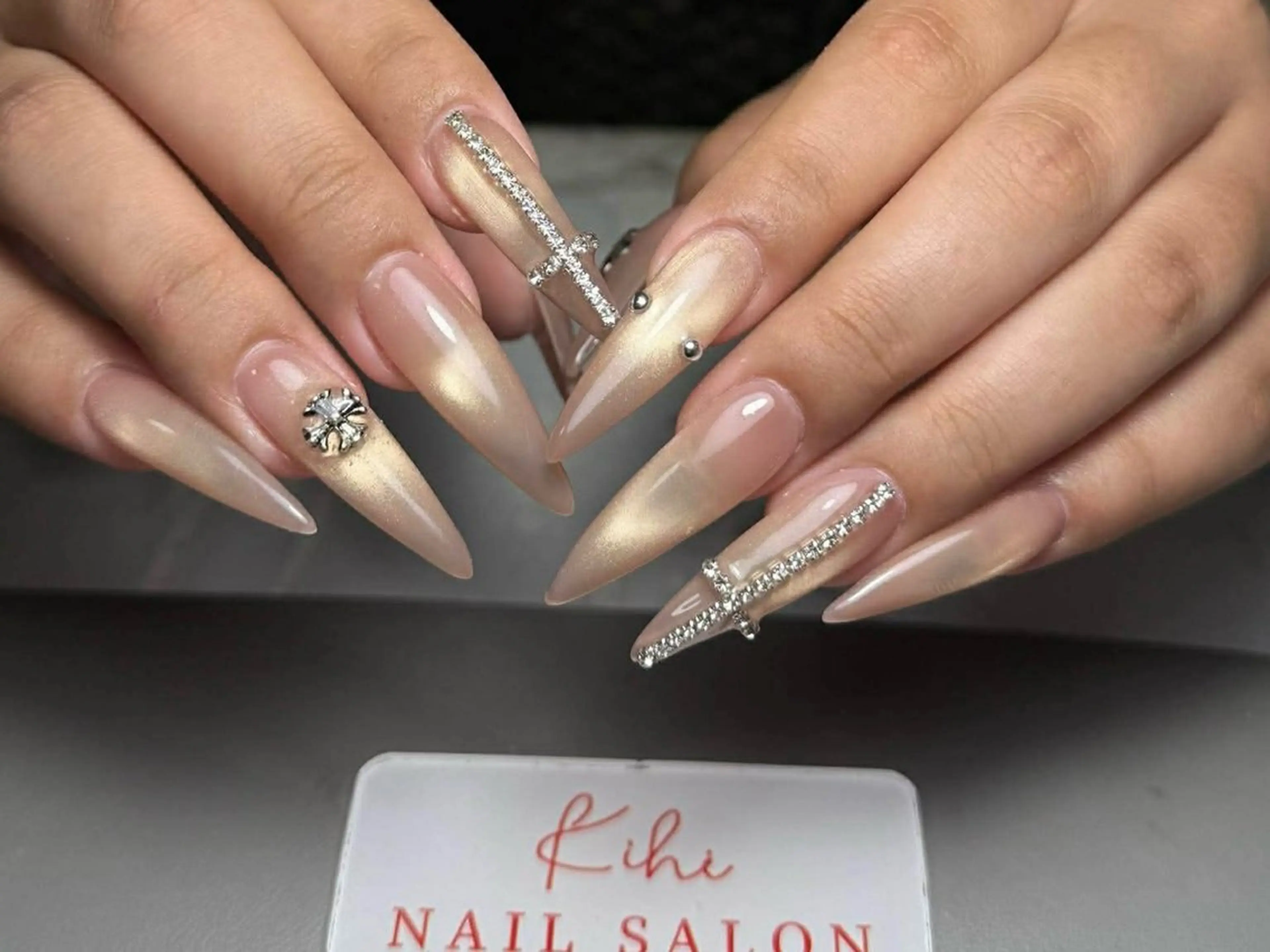 ネイル アートネイル フレンチネイル ジェルネイル グラデーション 韓国ネイル ハンドネイル 💕鈴木ユリ パラジェル/オフ無料のネイルデザイン