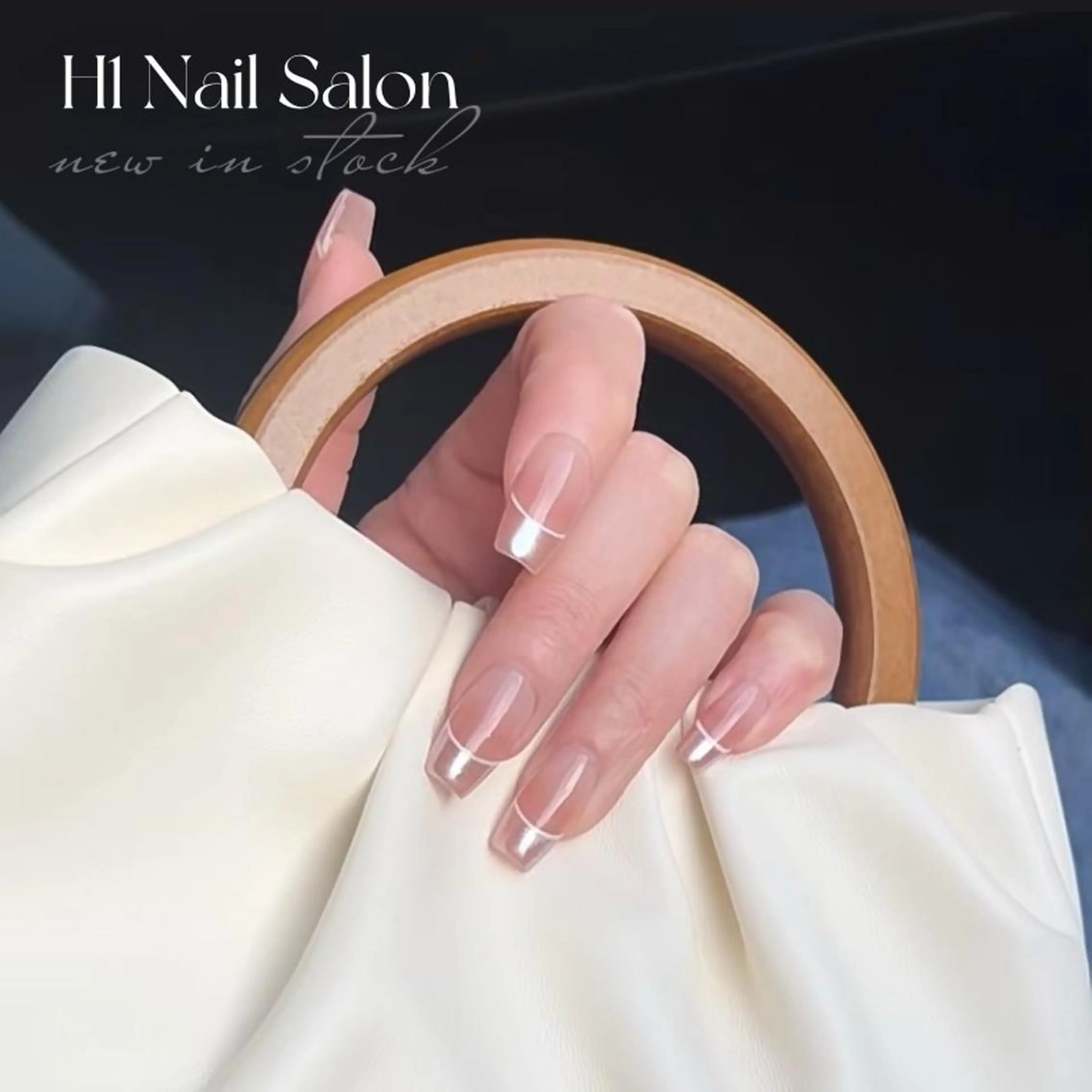 【初回ソフトジェルオフ無料】★HAND オーロラ/ミラー + フレンチ(ベース色付き)の写真