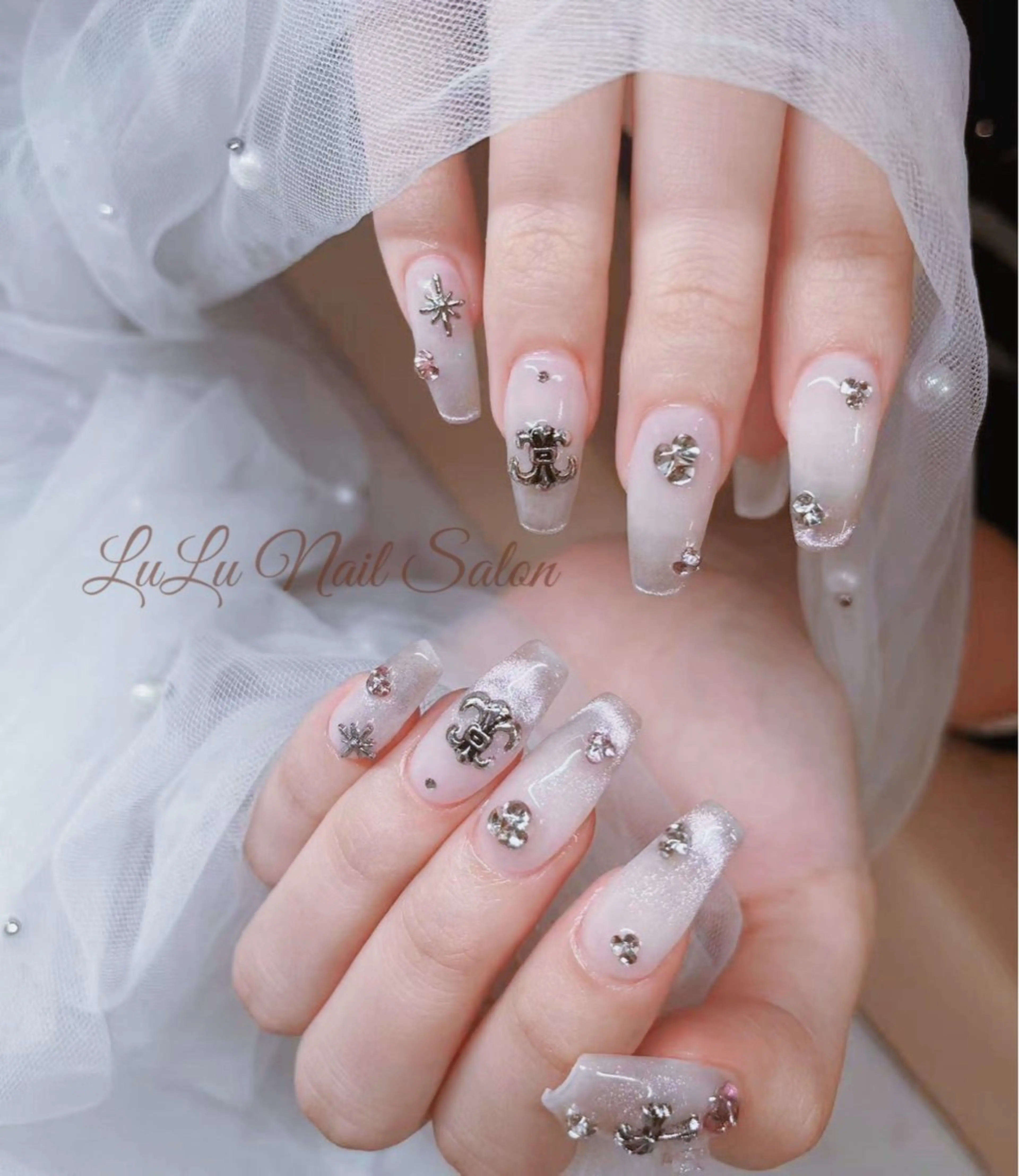 ネイル ハンドネイル LULU Nail  Salon 新宿所属・LU LU NailSalonのネイルデザイン