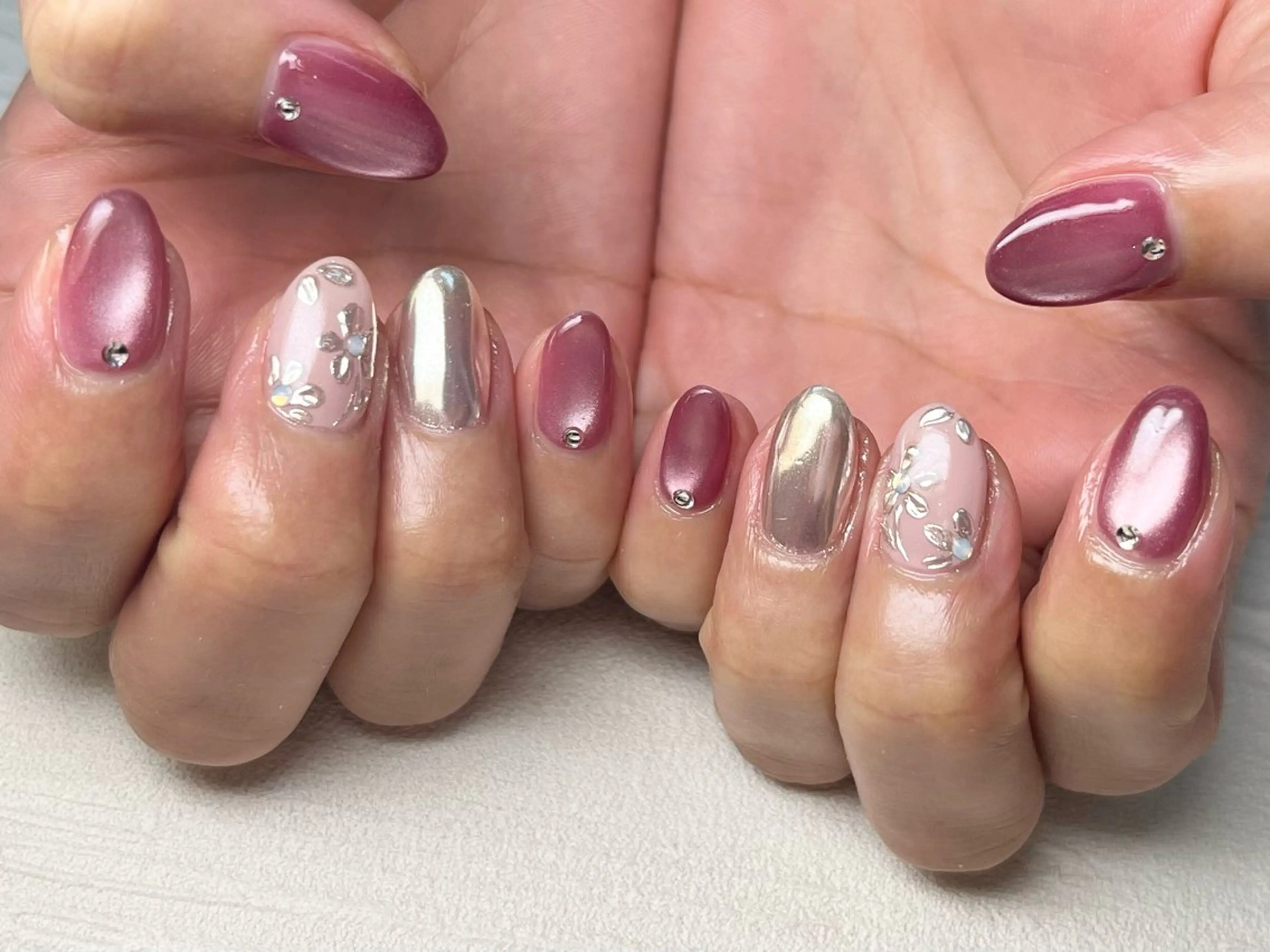 ネイル ミラーネイル Queennail 北堀江Yumiのネイルデザイン