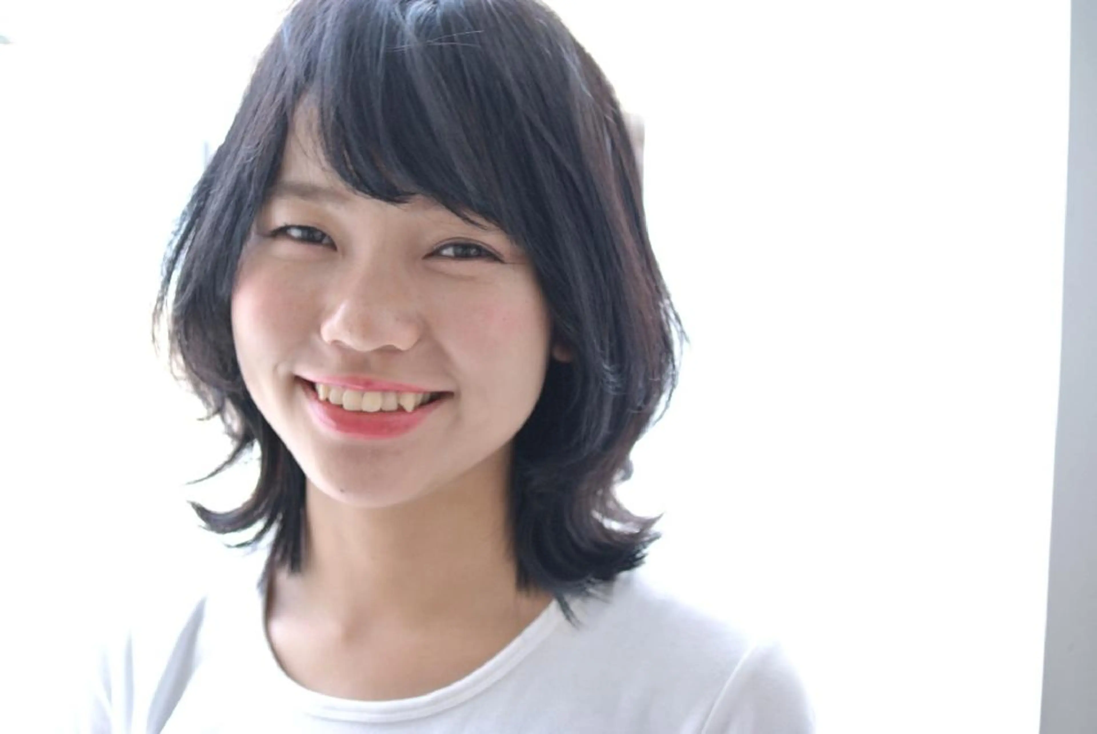 ミディアム カラー 樋口 千尋のヘアスタイル