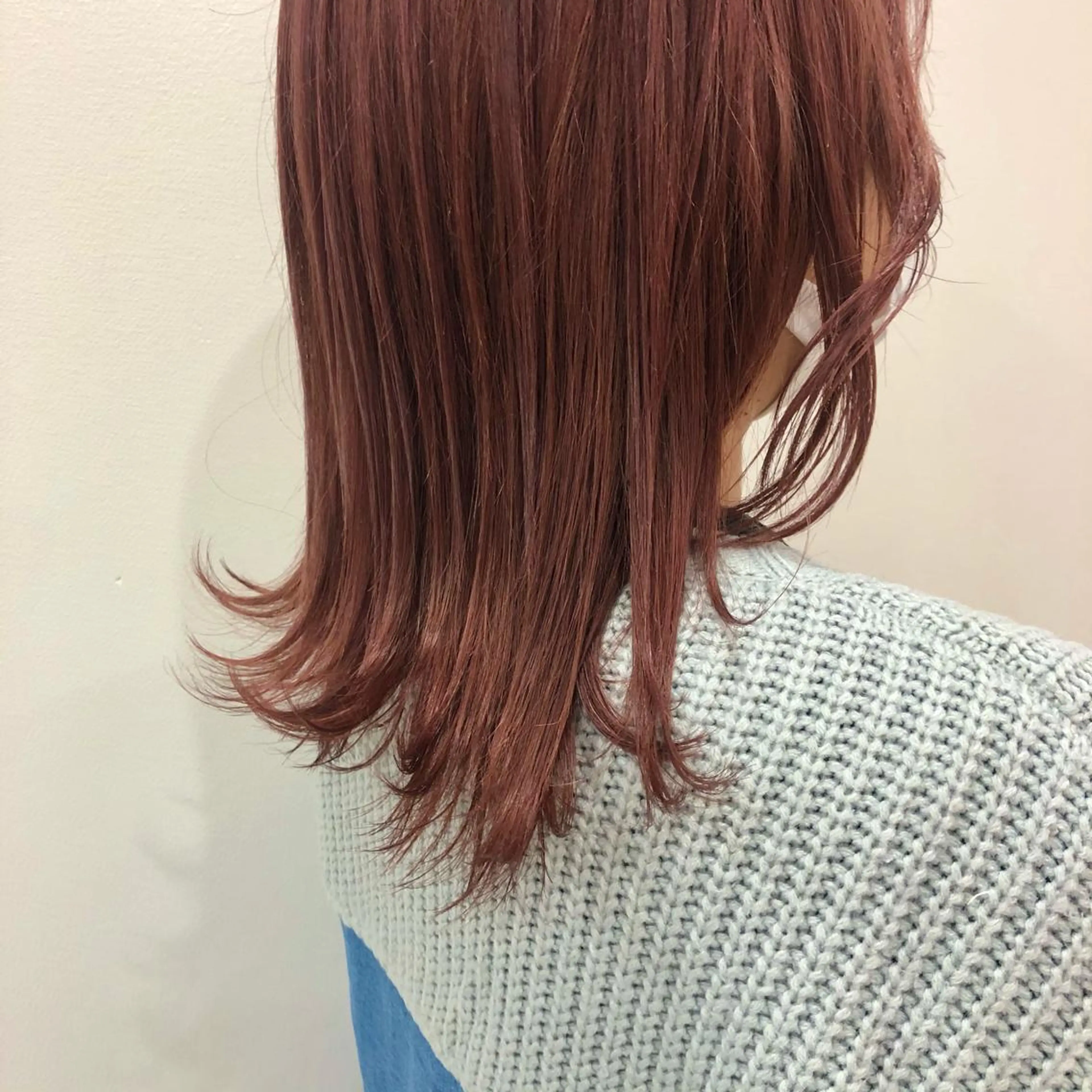 セミロング カラー akane .のヘアスタイル