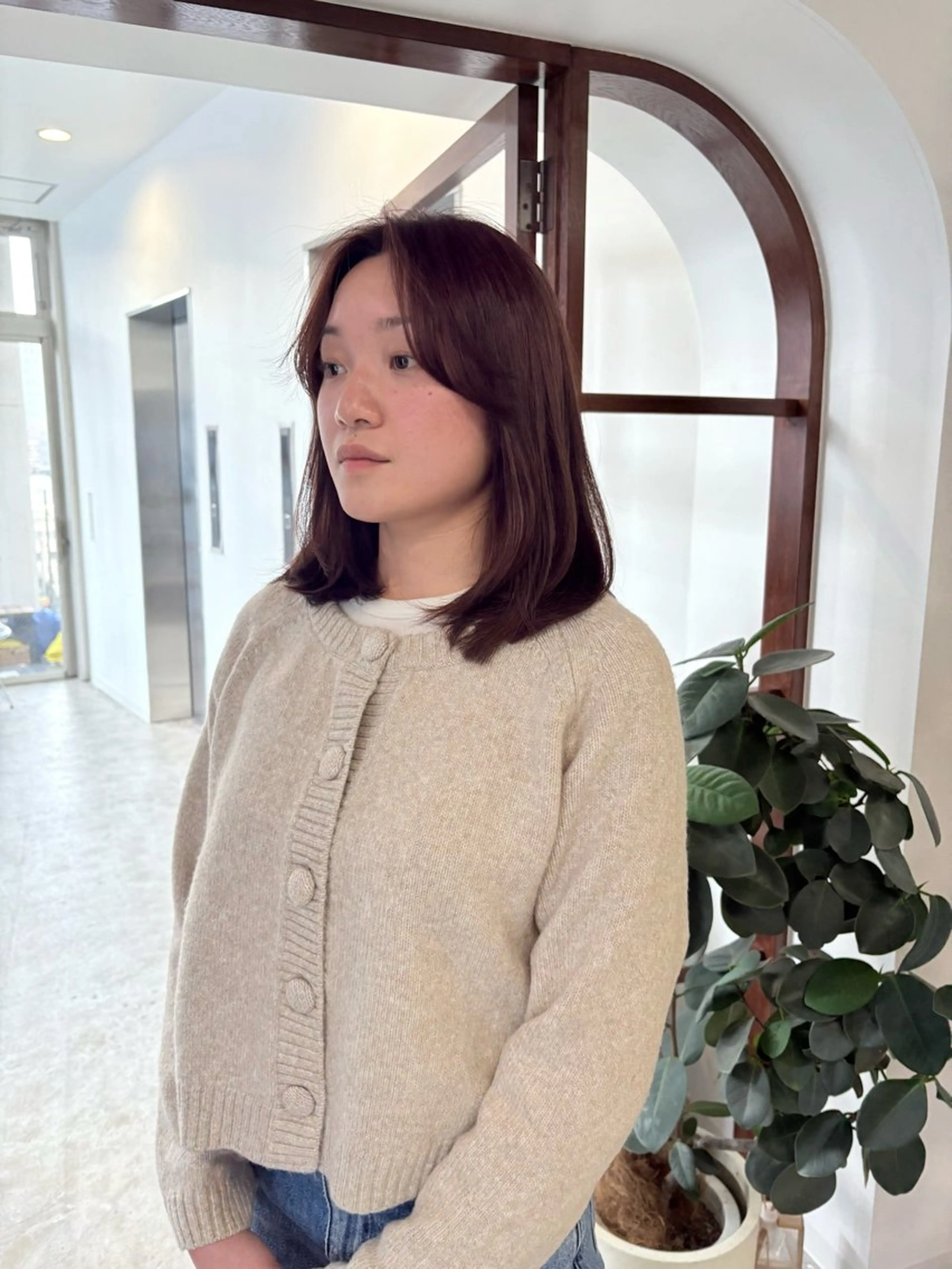 ミディアム ミディアムレイヤー レイヤーカット IWAINAGOYA所属・金子 賢人のヘアスタイル