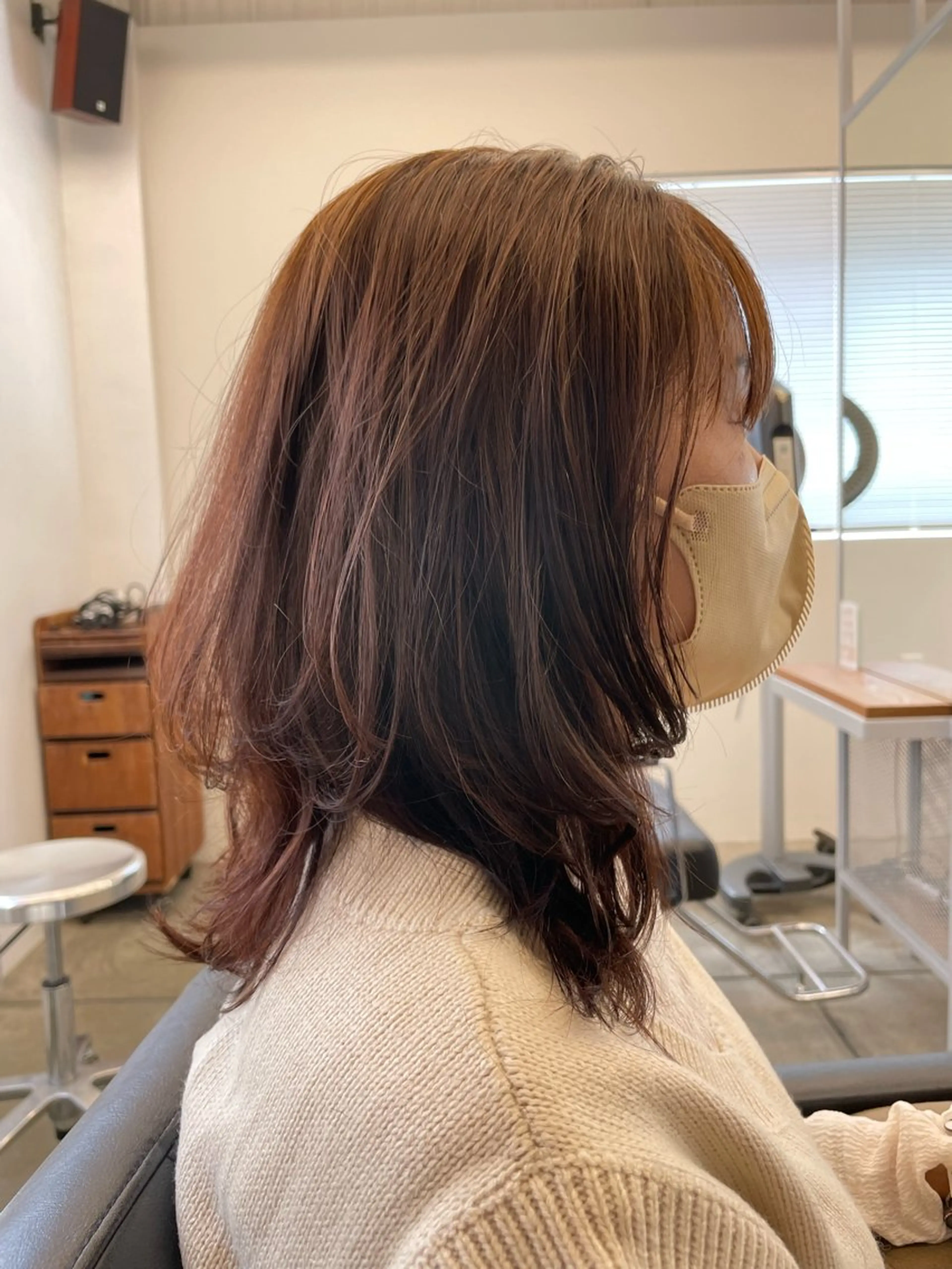 セミロング パーマ セミロングパーマ レイヤーカット 似合わせカット 鬼頭 優吾のヘアスタイル