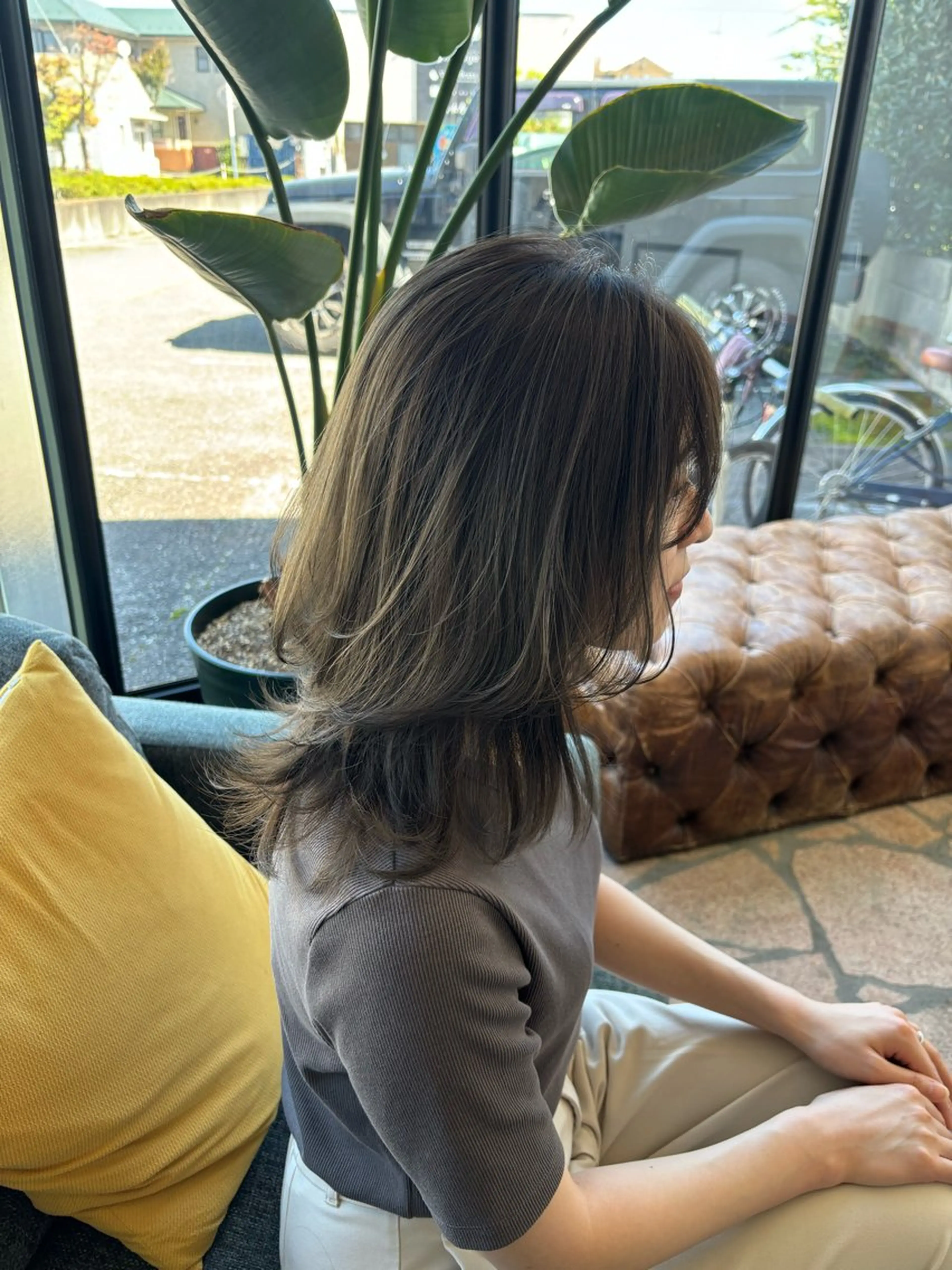 ミディアム 高橋 朝露のヘアスタイル