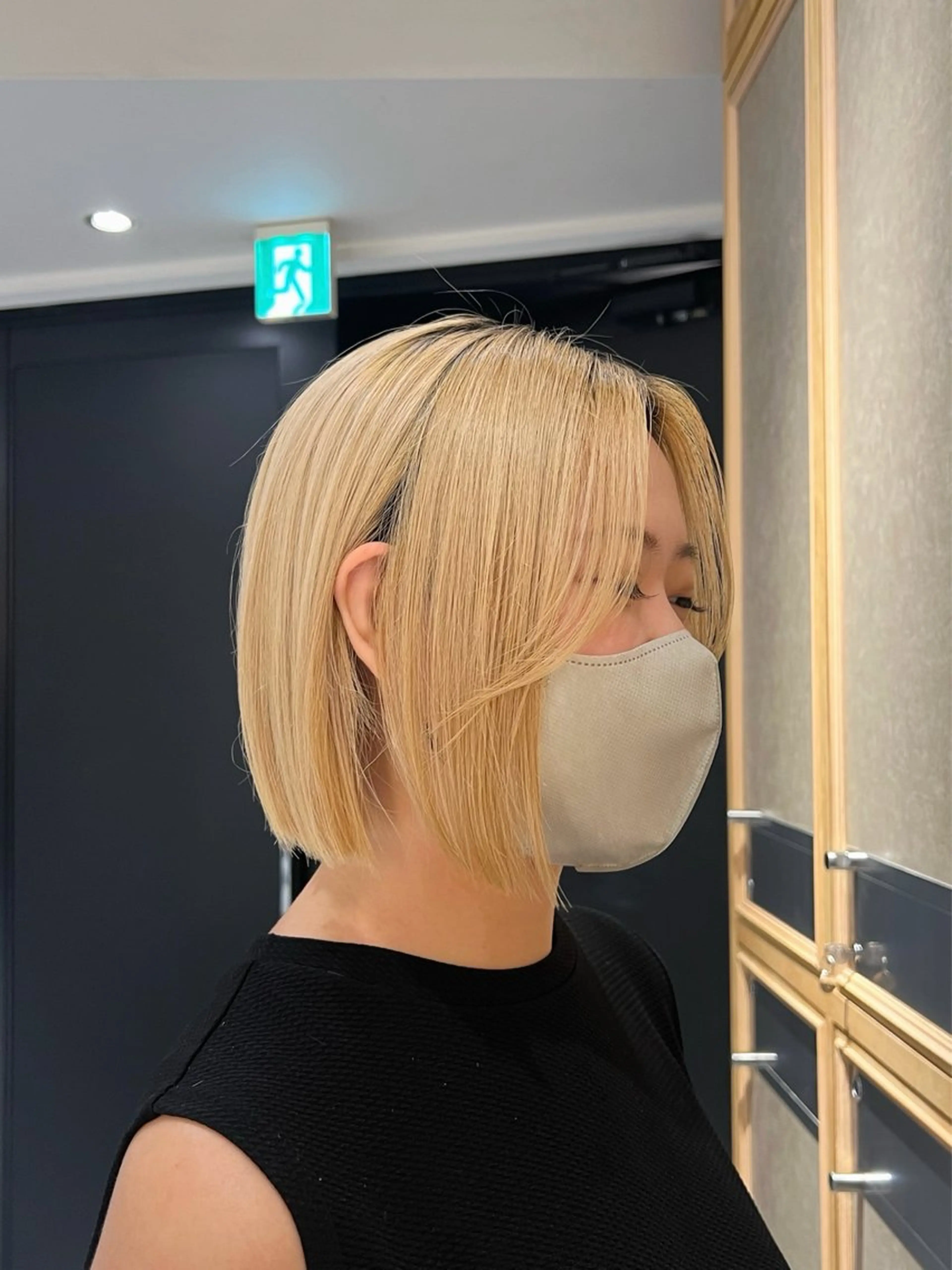 ミディアム 切りっぱなしボブ ボブ 縮毛矯正/ブリーチ 🏖️MIREIのヘアスタイル